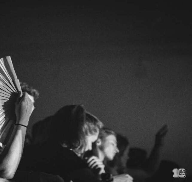 le-bon-air-2025-10-ansmais-en-noir-et-blanc-big-fl