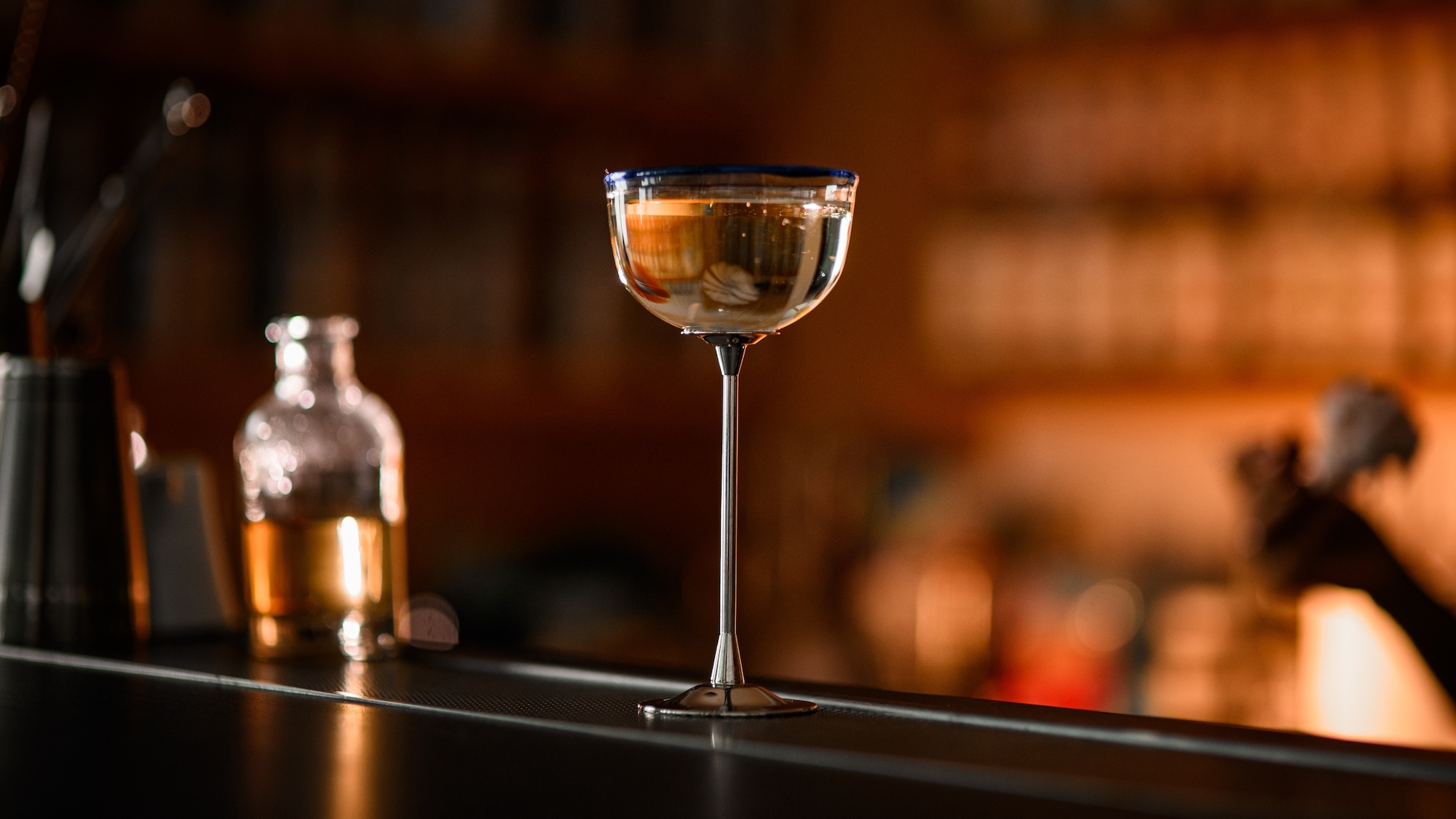 Les meilleurs bars à cocktails de Paris shutterstock-2483161953