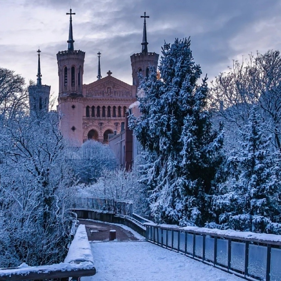 Snowfall all week long and temperatures dropping to -6° in Lyon and the Rhône chutes-neige-toute-semaine-lyon-rhone