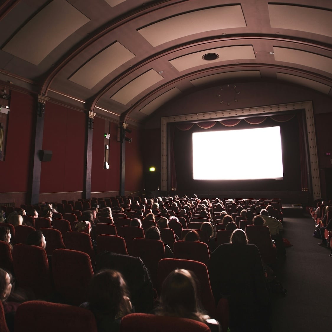 cinema-jakehills-unsplash