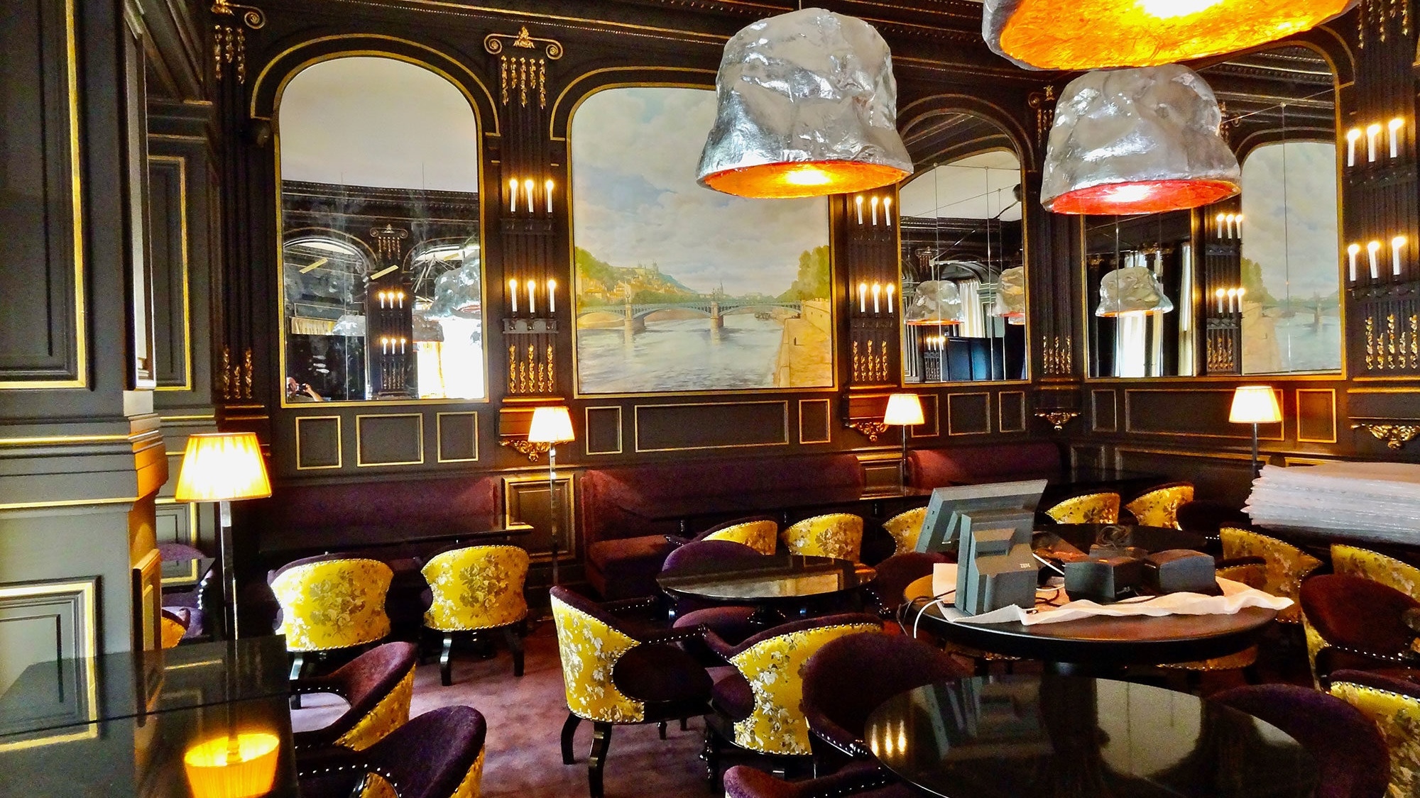 institution-restaurant-rue-republique-lyon-change-