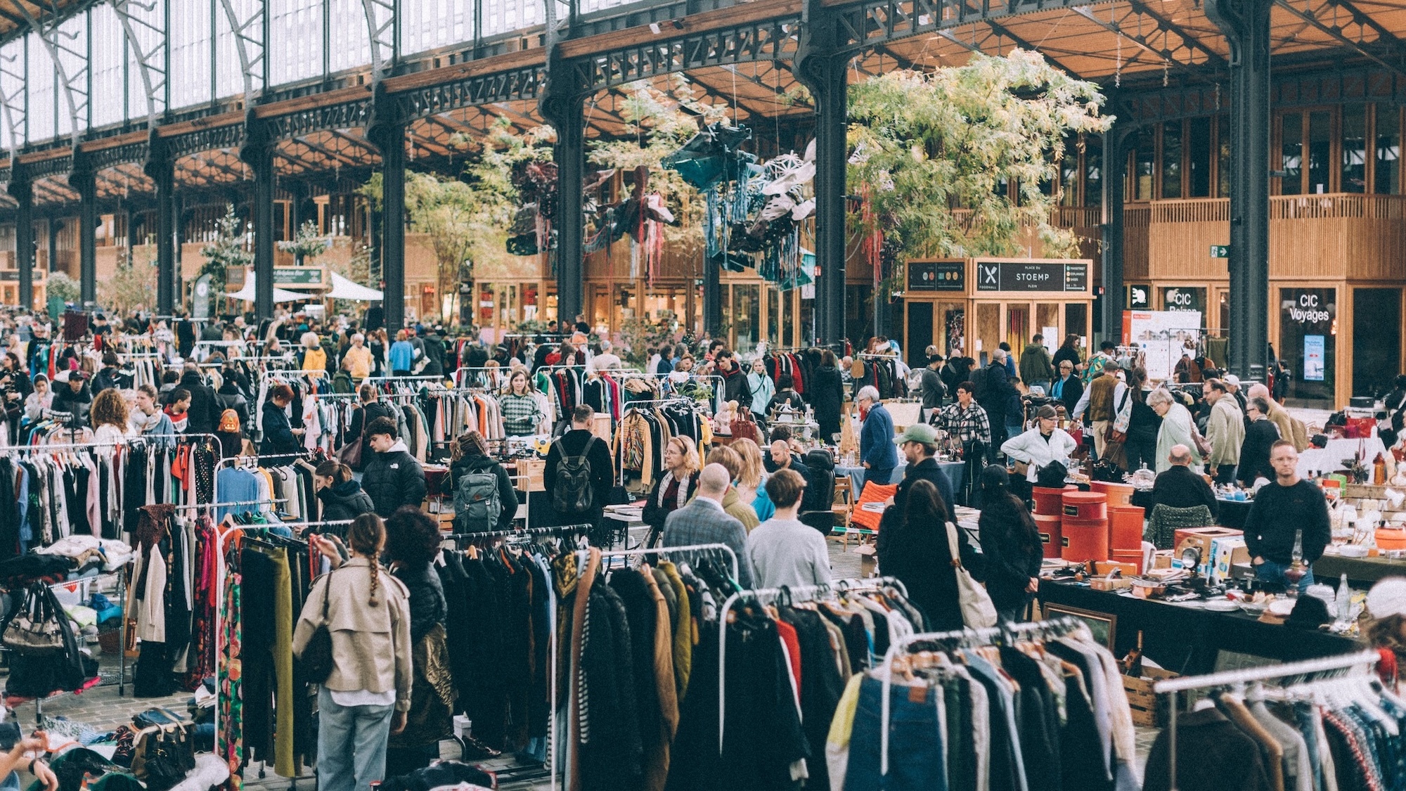 Une immense brocante vintage dédiée à la déco et à la mode débarque à Bruxelles en février brocante-vintage-voddemet-bruxelles-mode-deco
