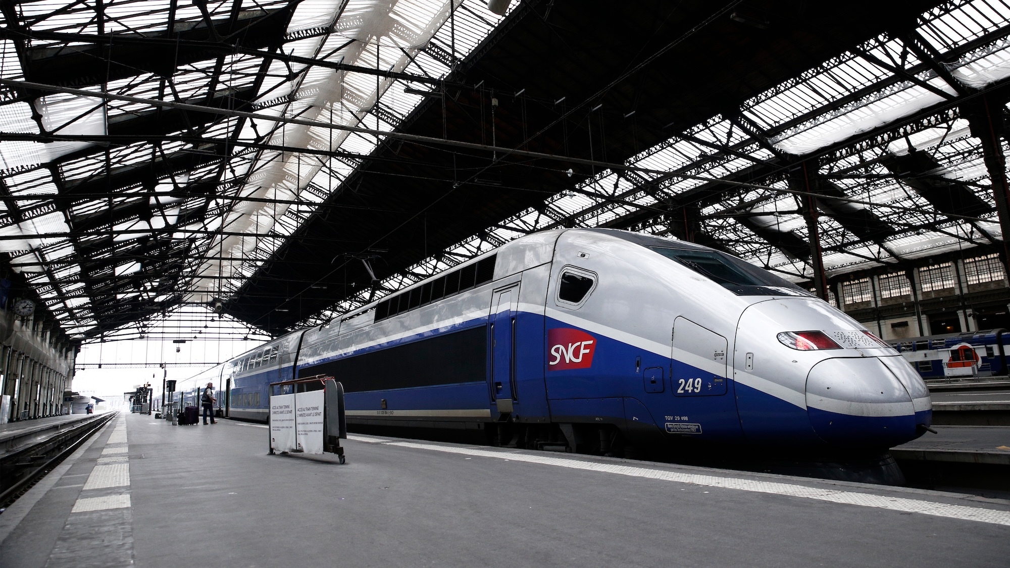 sncf-polemique-classe-premium-interdite-enfants-tr