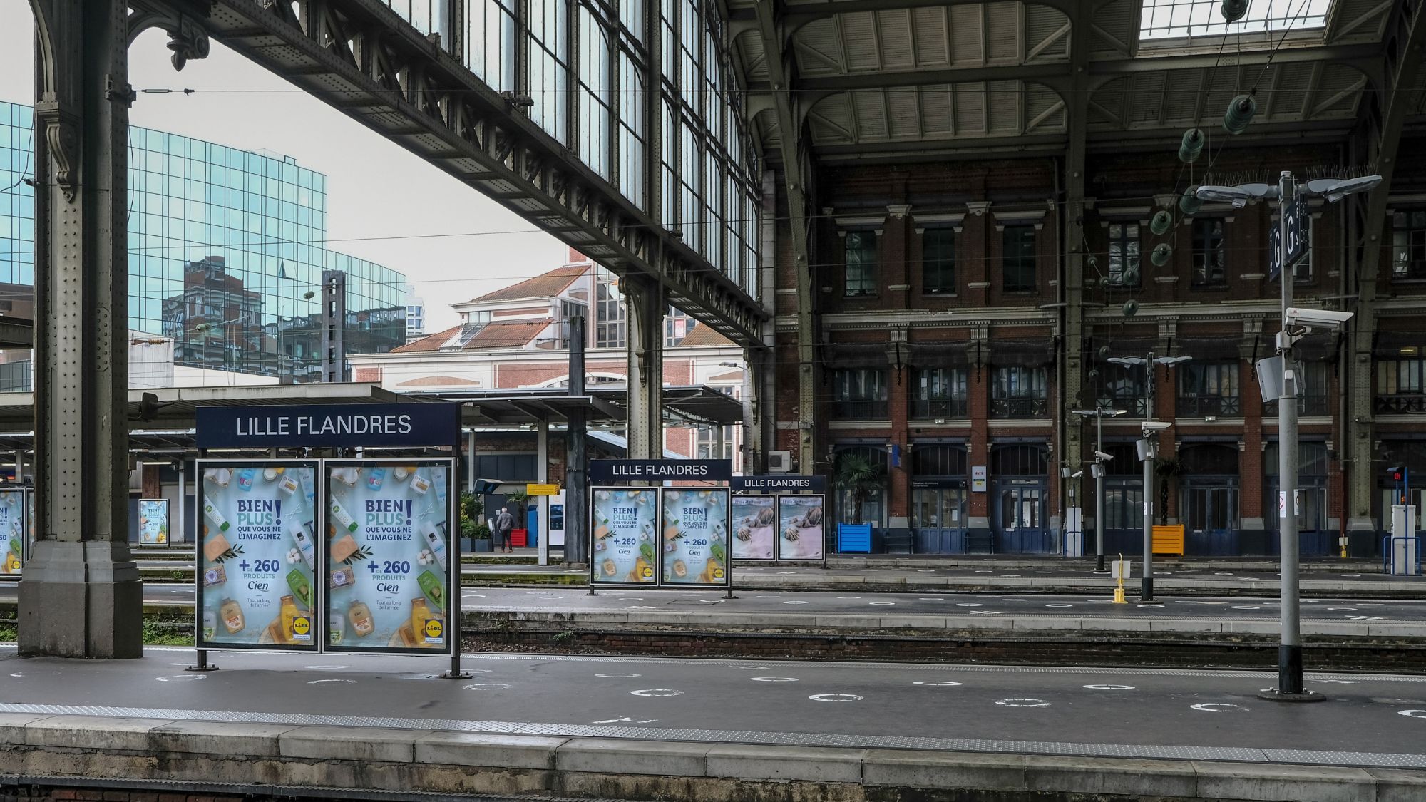 gare-quais-batiments