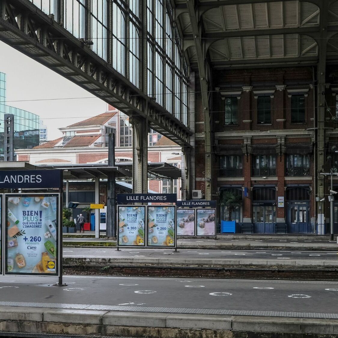 gare-quais-batiments