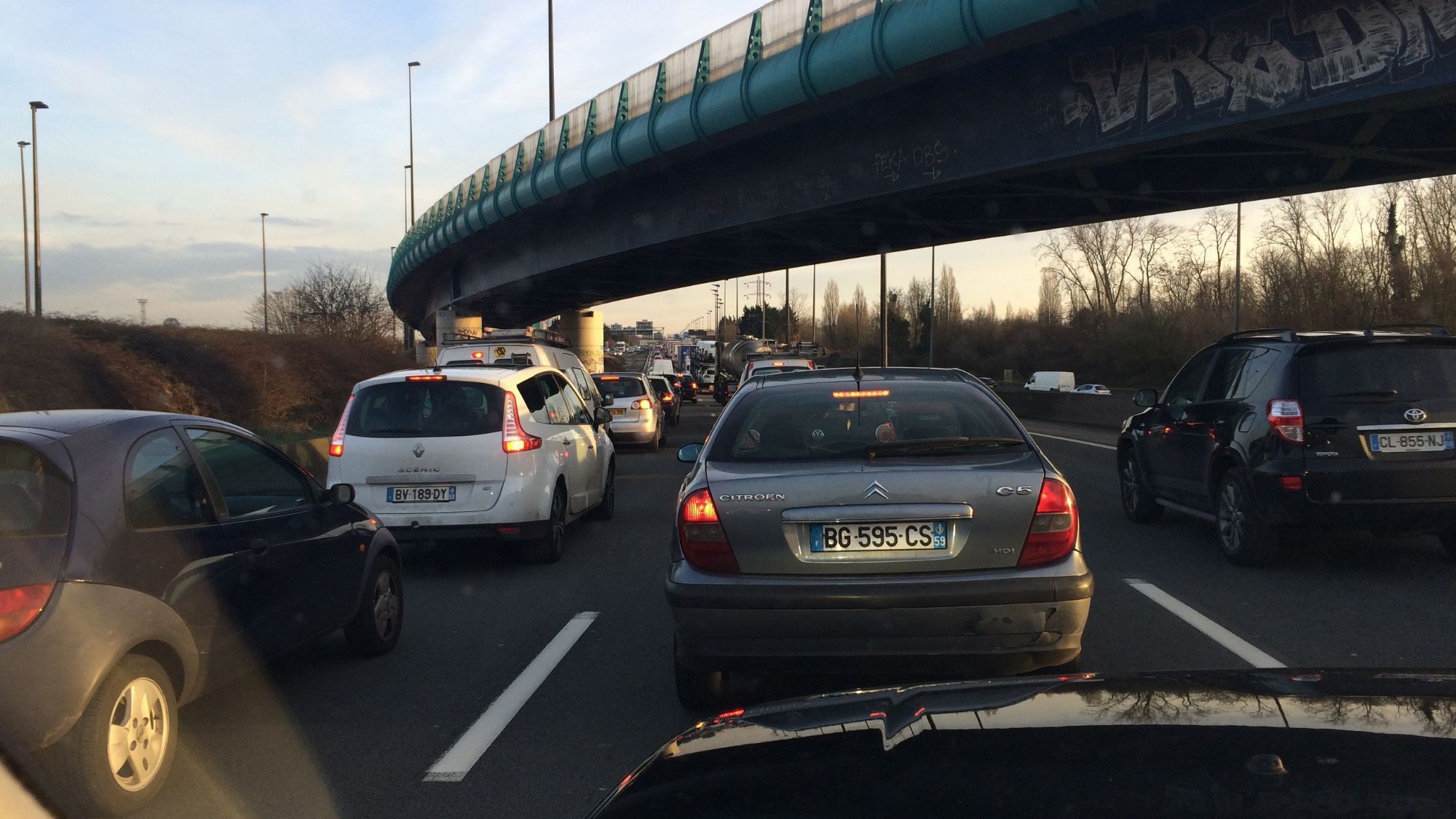 voitures-route-bouchons