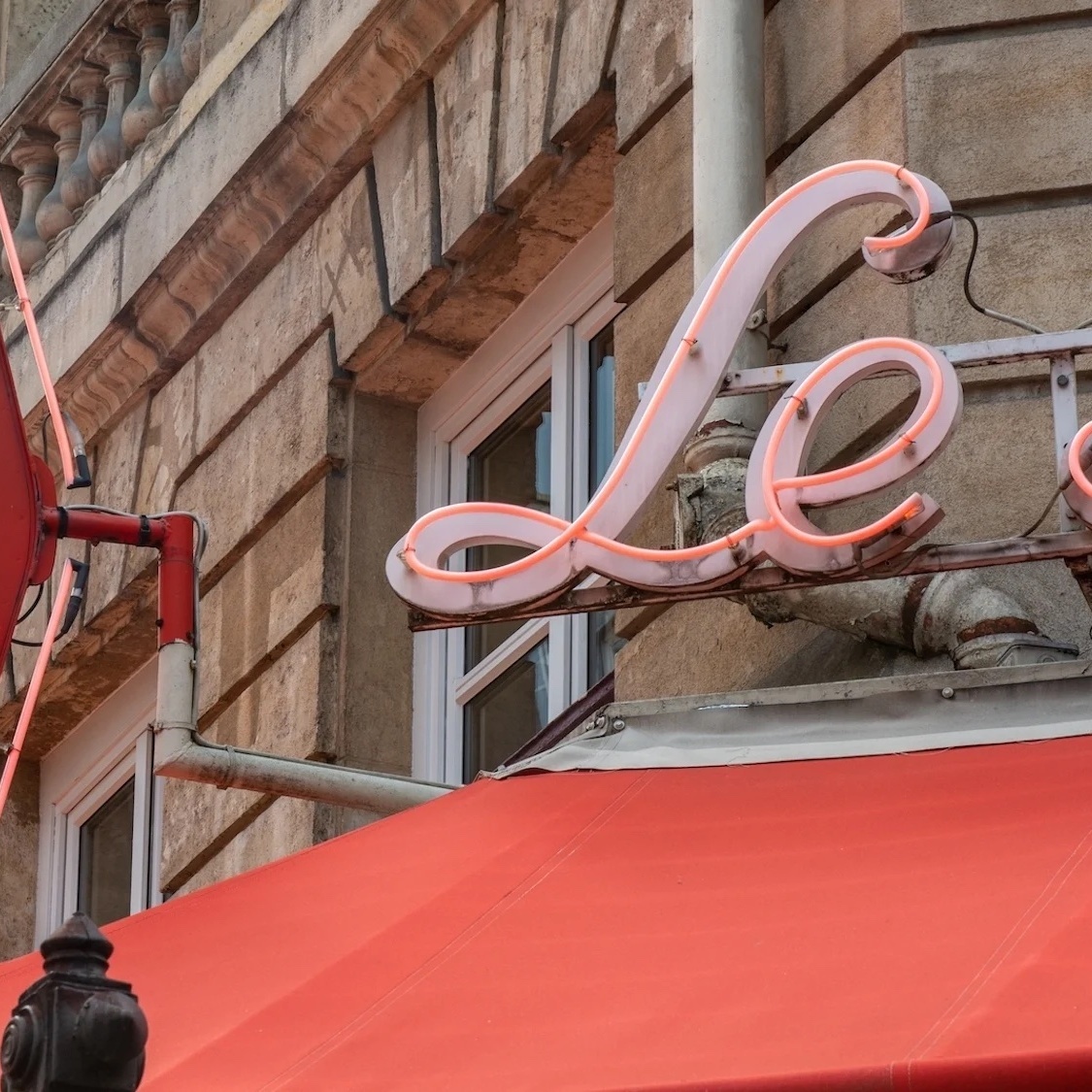 shutterstock-2143963685-1-2000