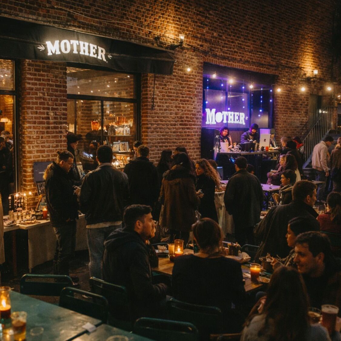 marche-nuit-lumieres-gens