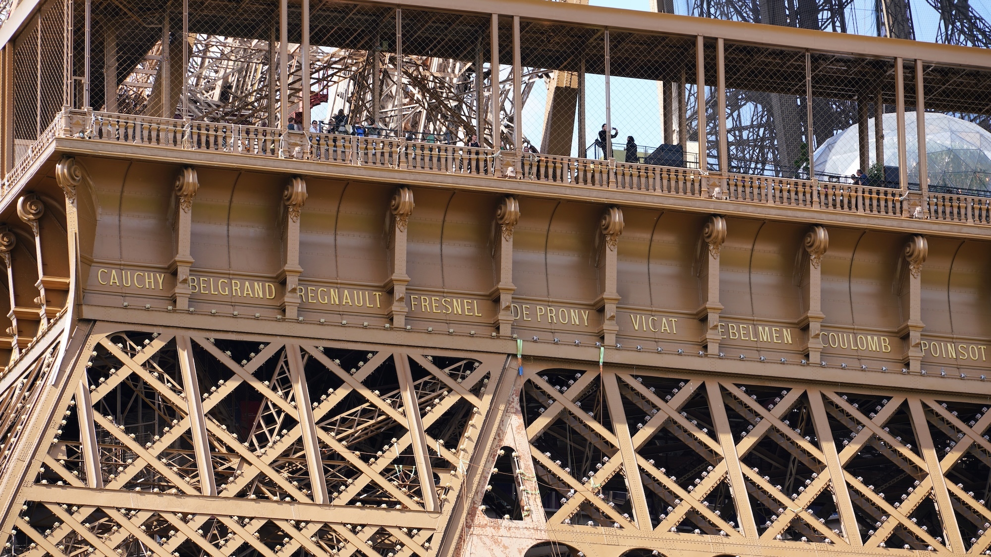 noms-trois-scientifiques-lyonnaises-tour-eiffel