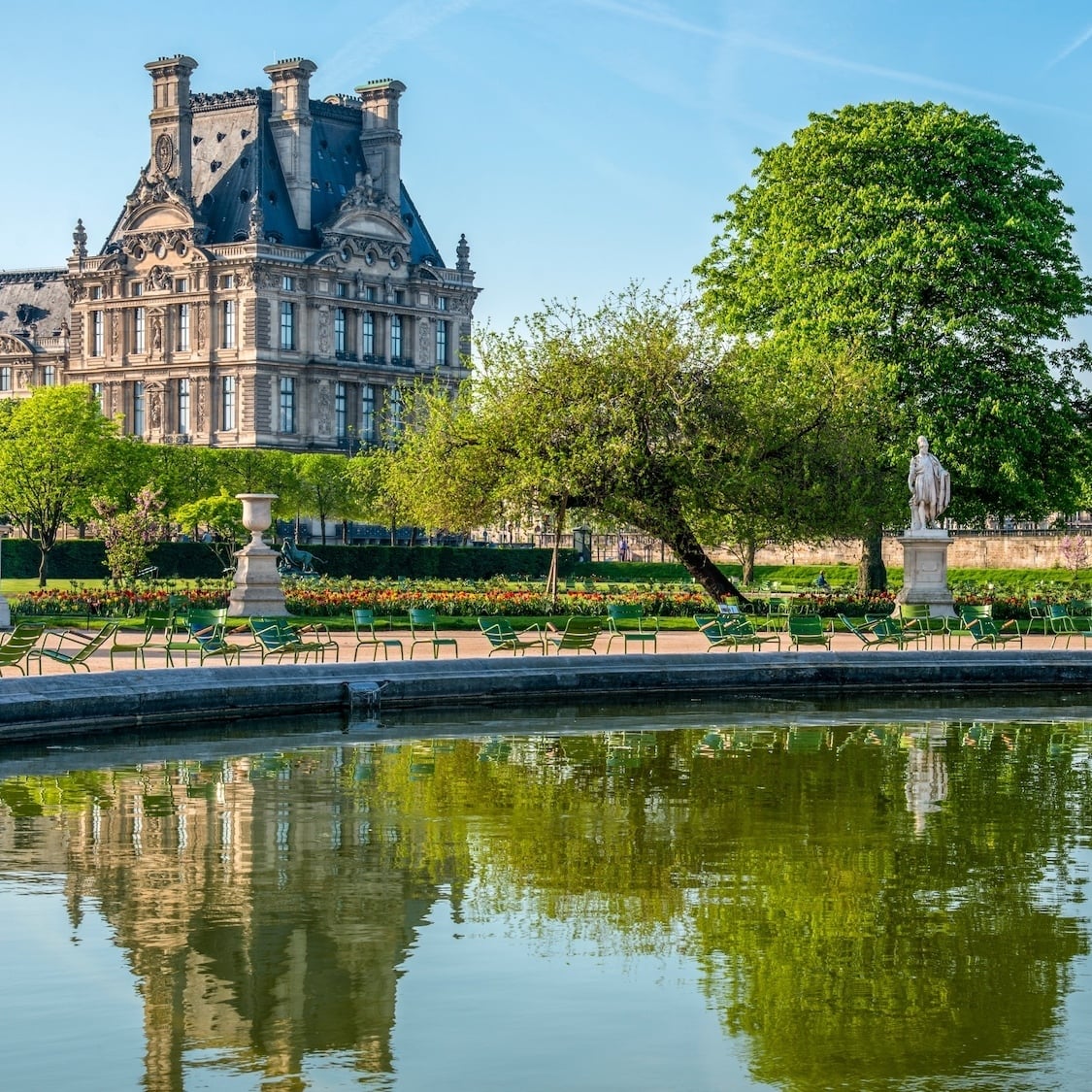 Un théâtre en plein air de 600 places s'installe aux Tuileries pour l'été shutterstock-2270328281