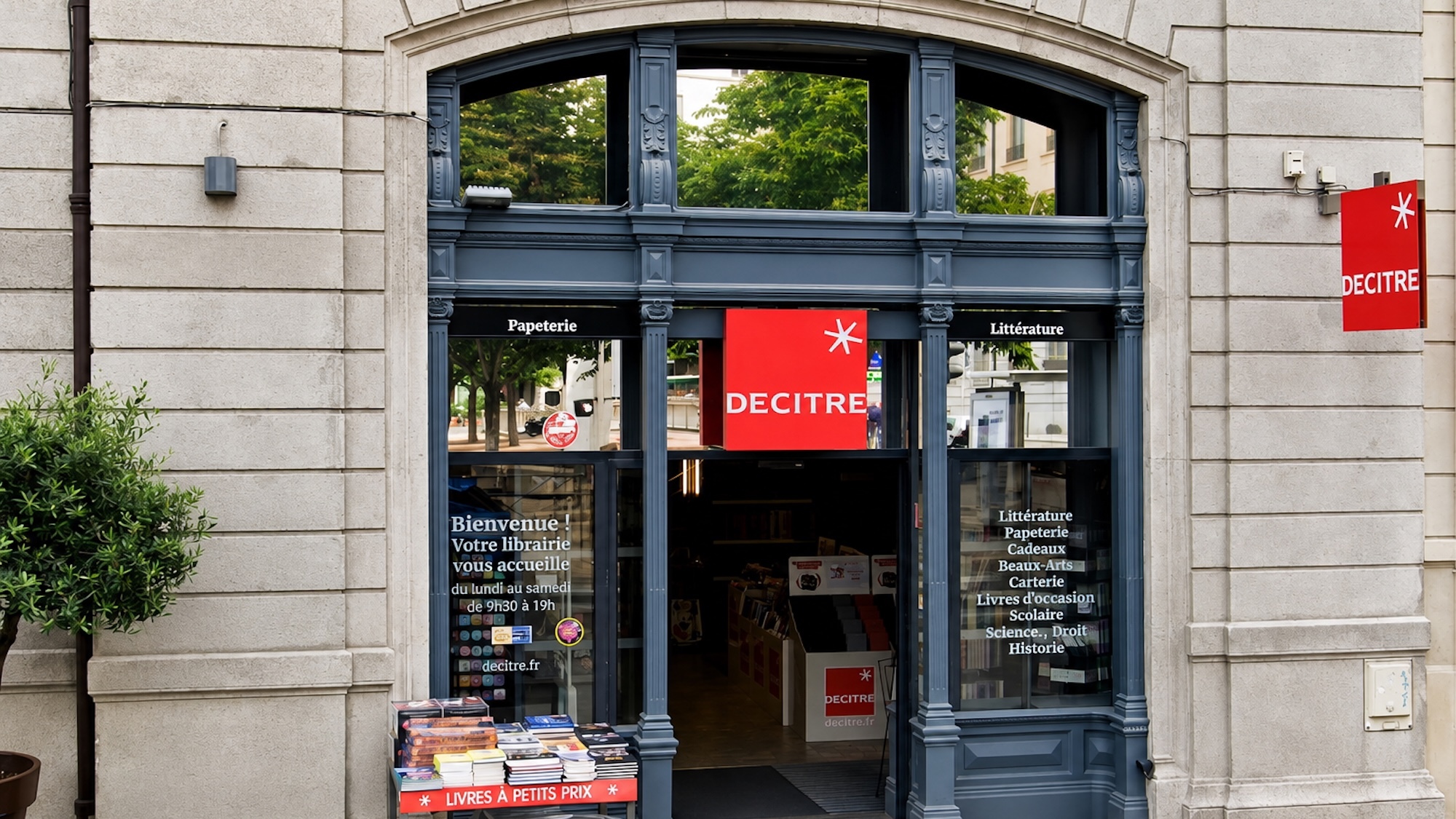 librairie-plus-celebre-lyon-fondee-1907-va-definit