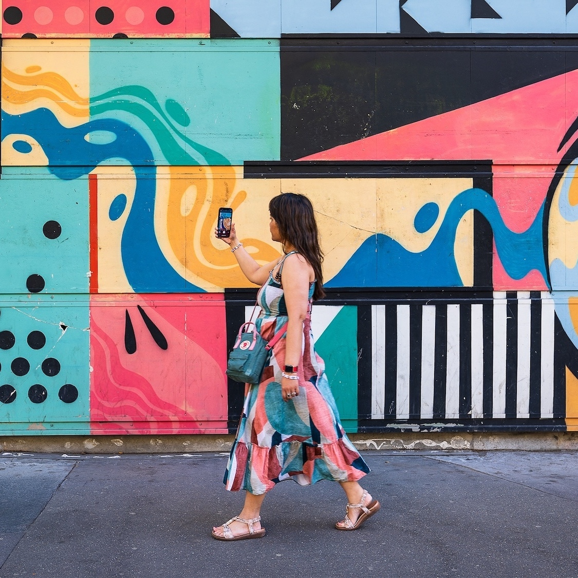 Partez à la découverte du plus long parcours de street art d’Europe pour ses 10 ans shutterstock-2500254817