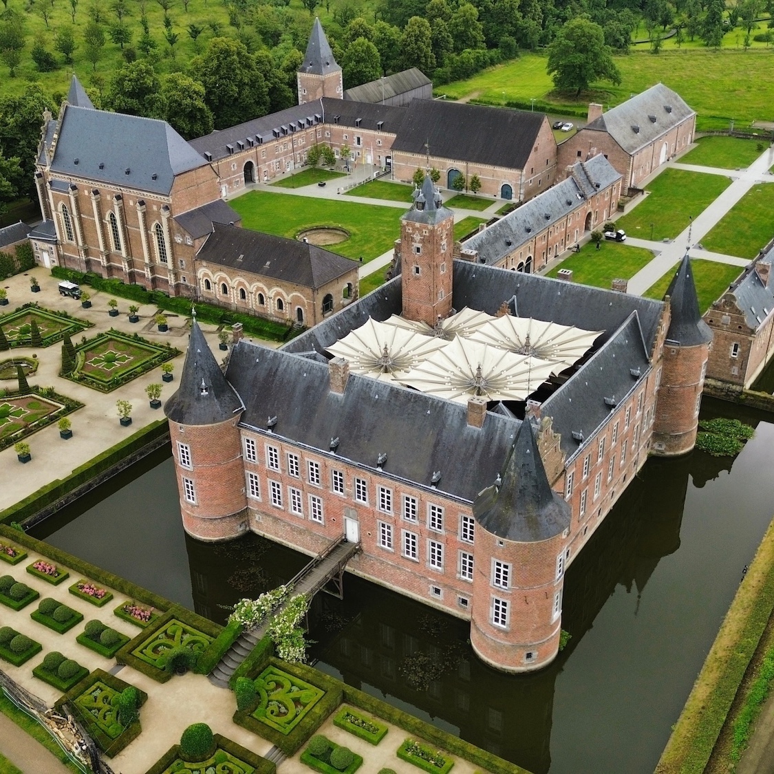 a-1h15-bruxelles-cette-forteresse-800-ans-cache-40