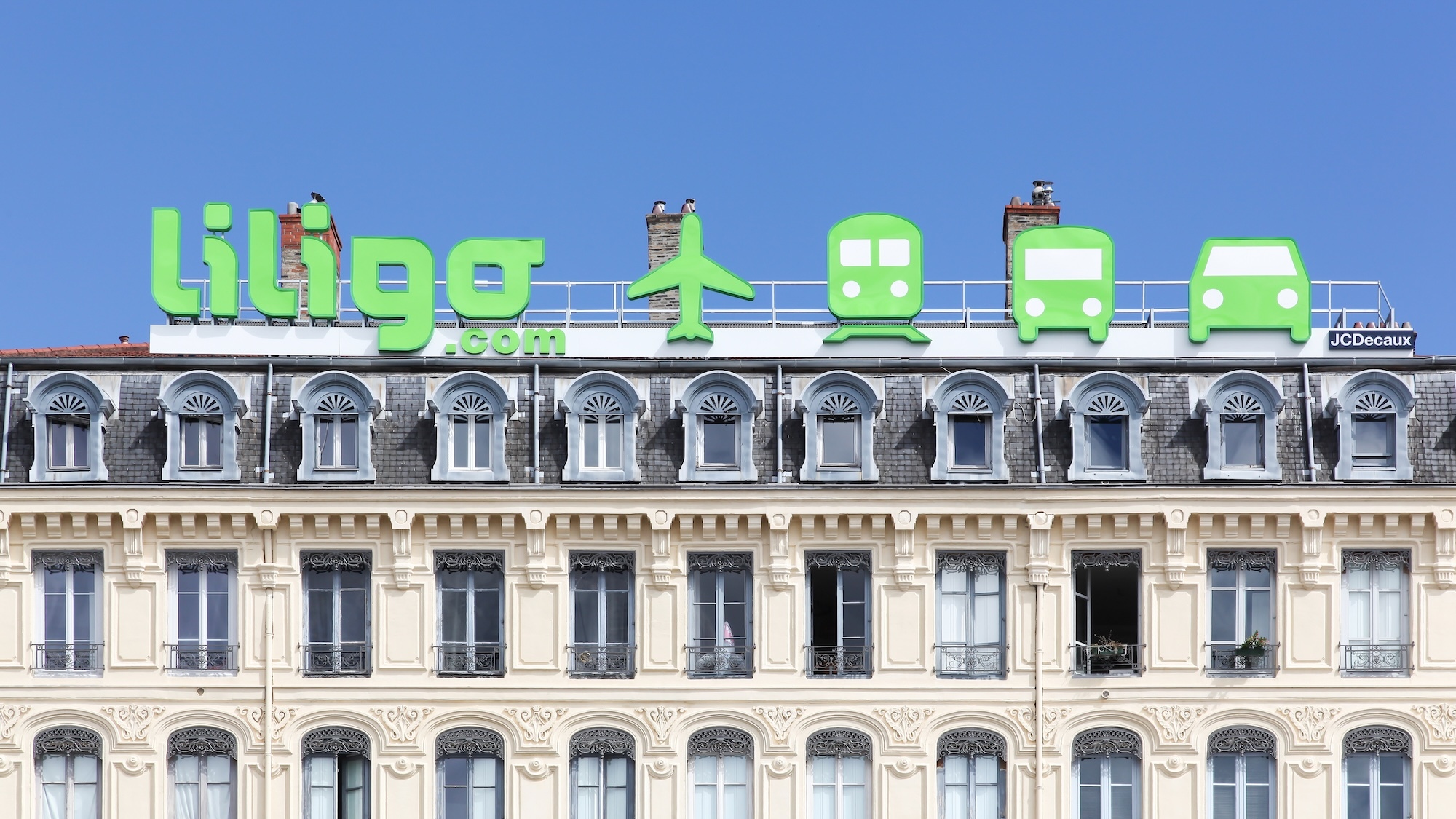 coup-theatre-publicites-xxl-enseignes-lumineuses-r