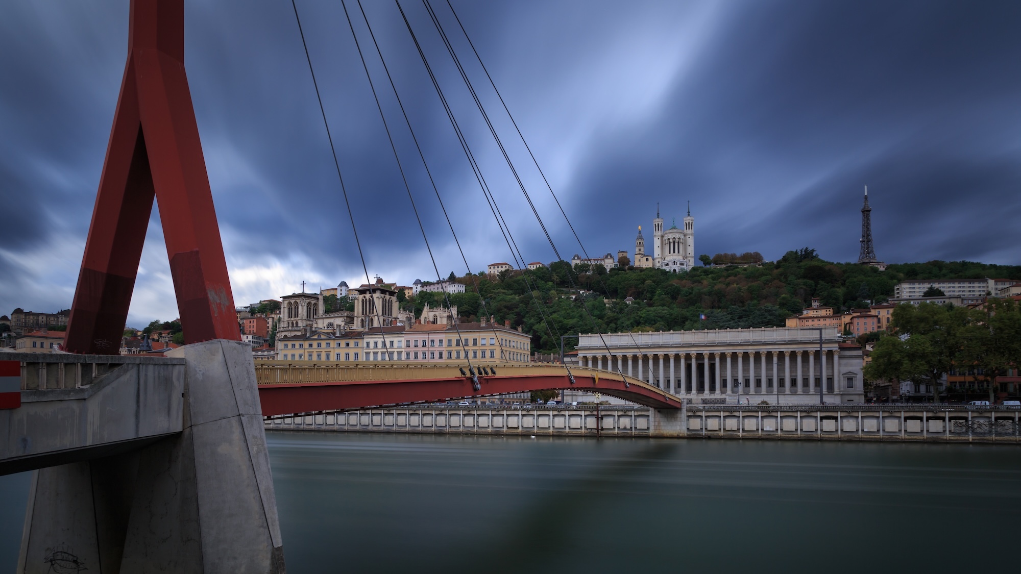 meteo-lyon-35-degres-enorme-orage-rafales-90-kmh