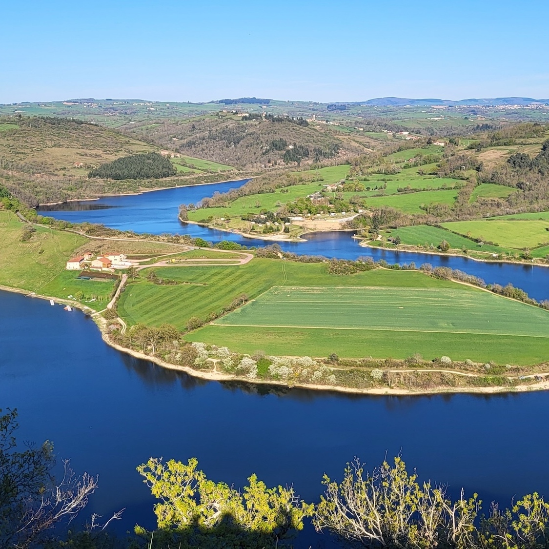 À 1h de Lyon, ce site naturel classé au Guide Michelin offre une vue unique et spectaculaire a-1h-lyon-site-naturel-pet-ane-vue-spectaculaire