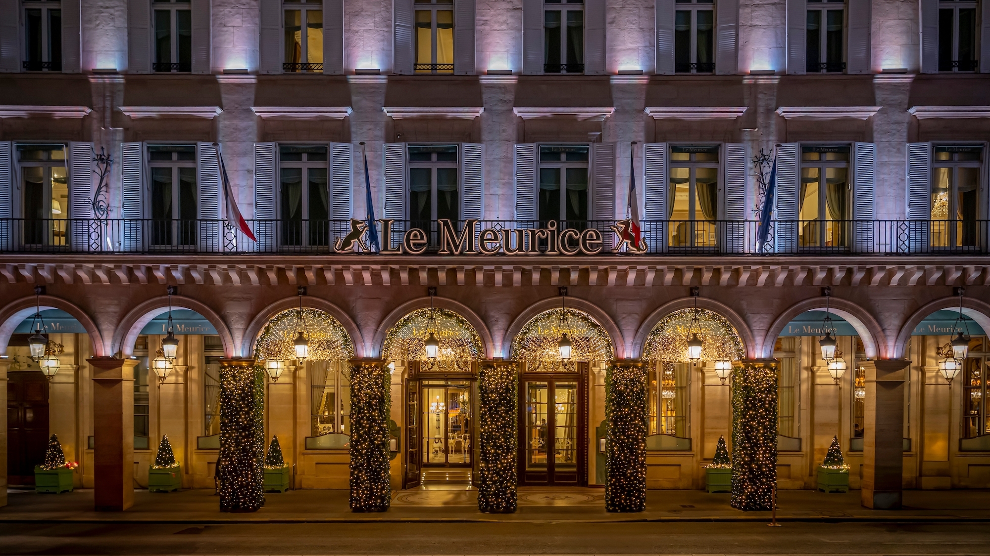 Two Parisian hotels elected the best in the world! shutterstock-2561695013