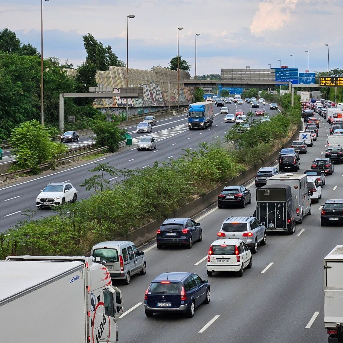 autoroute-voitures-camions