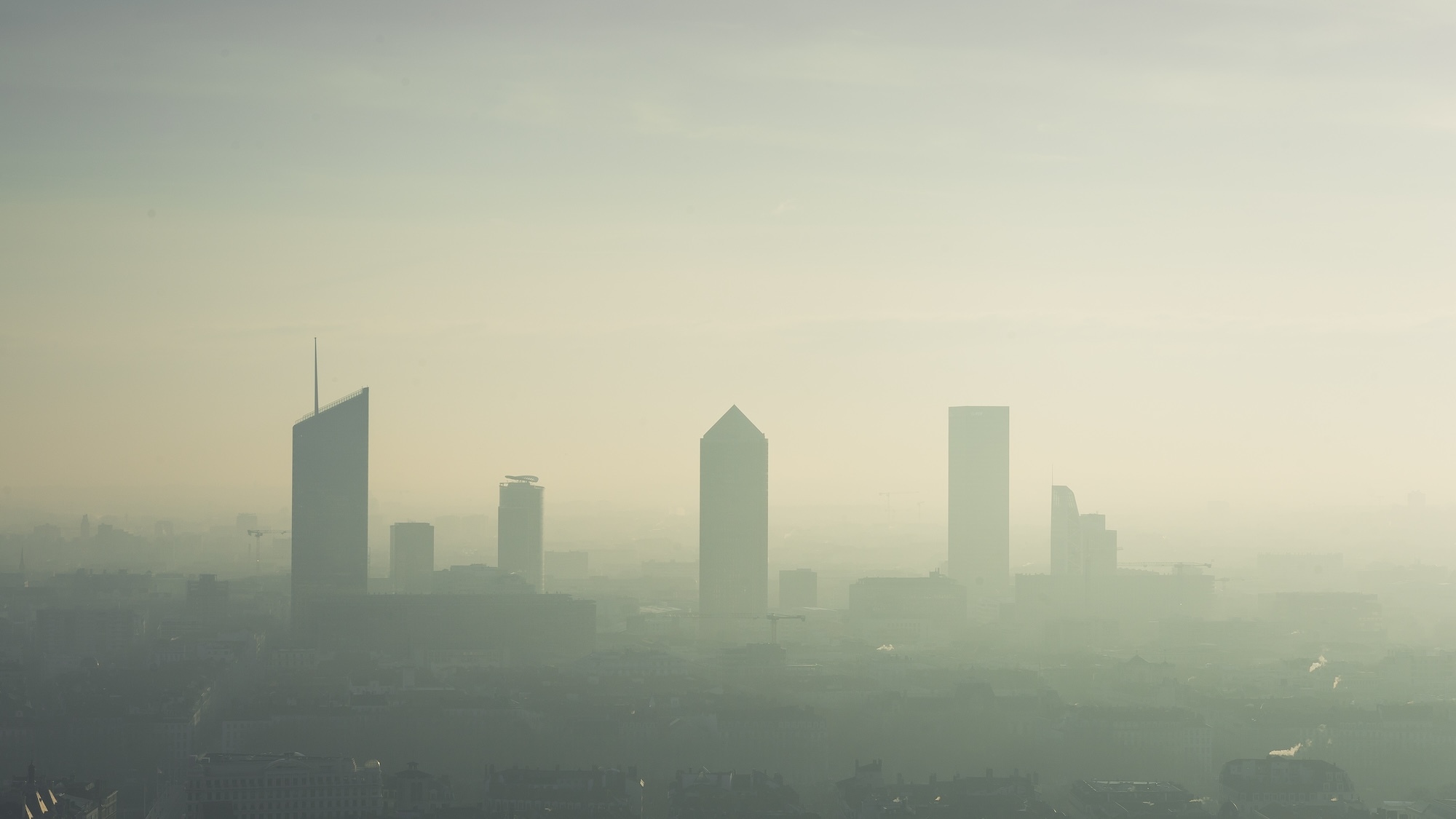 alerte-pollution-lyon-fumees-incendies-gironde-cie