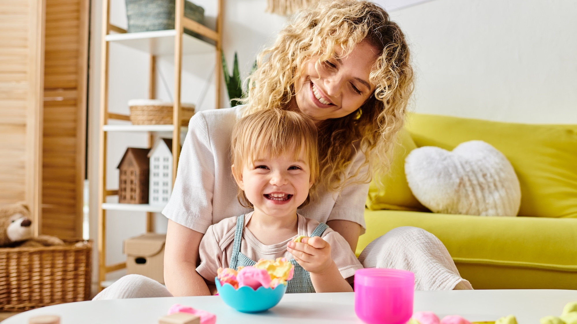 Cette célèbre école propose une formation pour faire de sa passion des enfants un métier petite-enfance-adulte