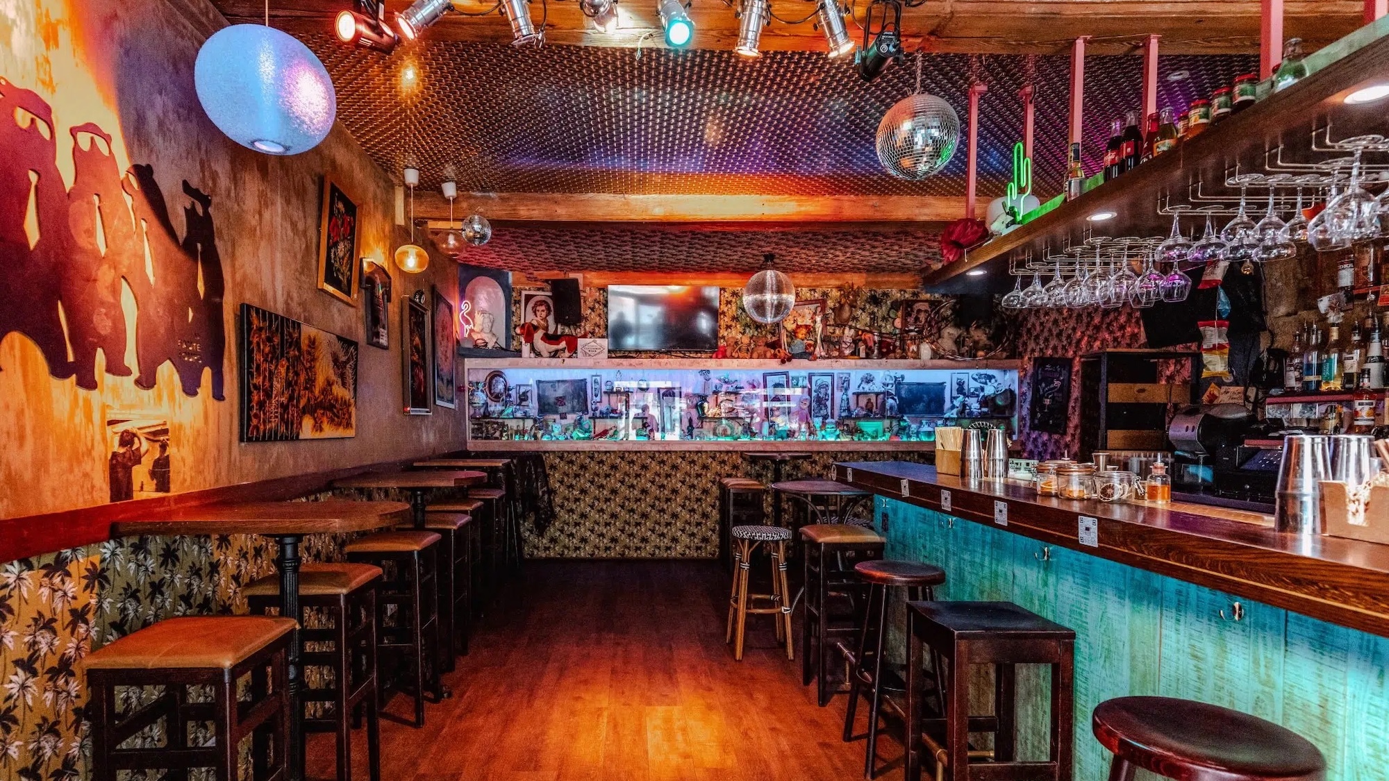 faute-ours-bar-emblematique-lyon-7e-ferme-definiti