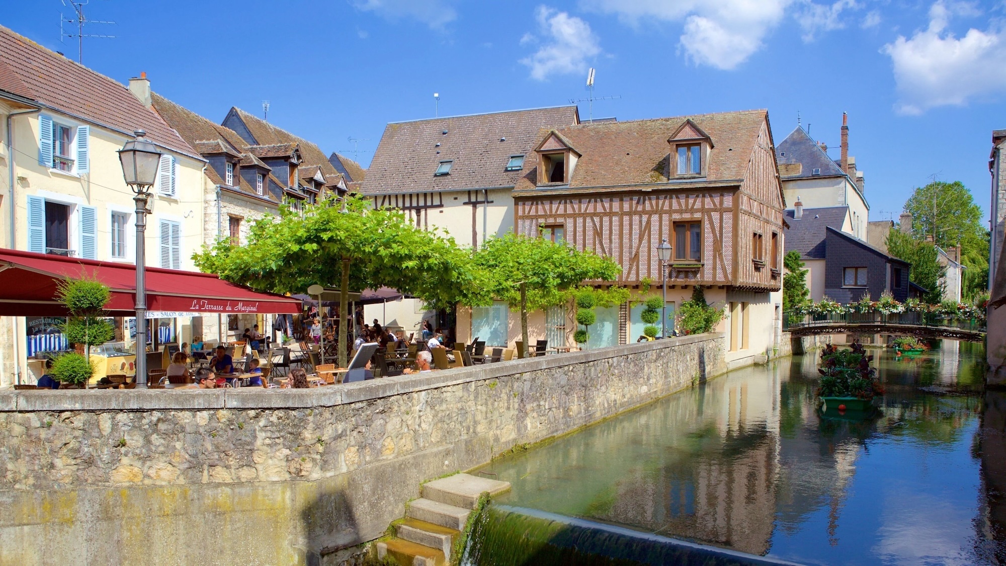 4d5c2ee5-f7e1-4f16-b8c9-248e4bd21e9d-jpg-copie