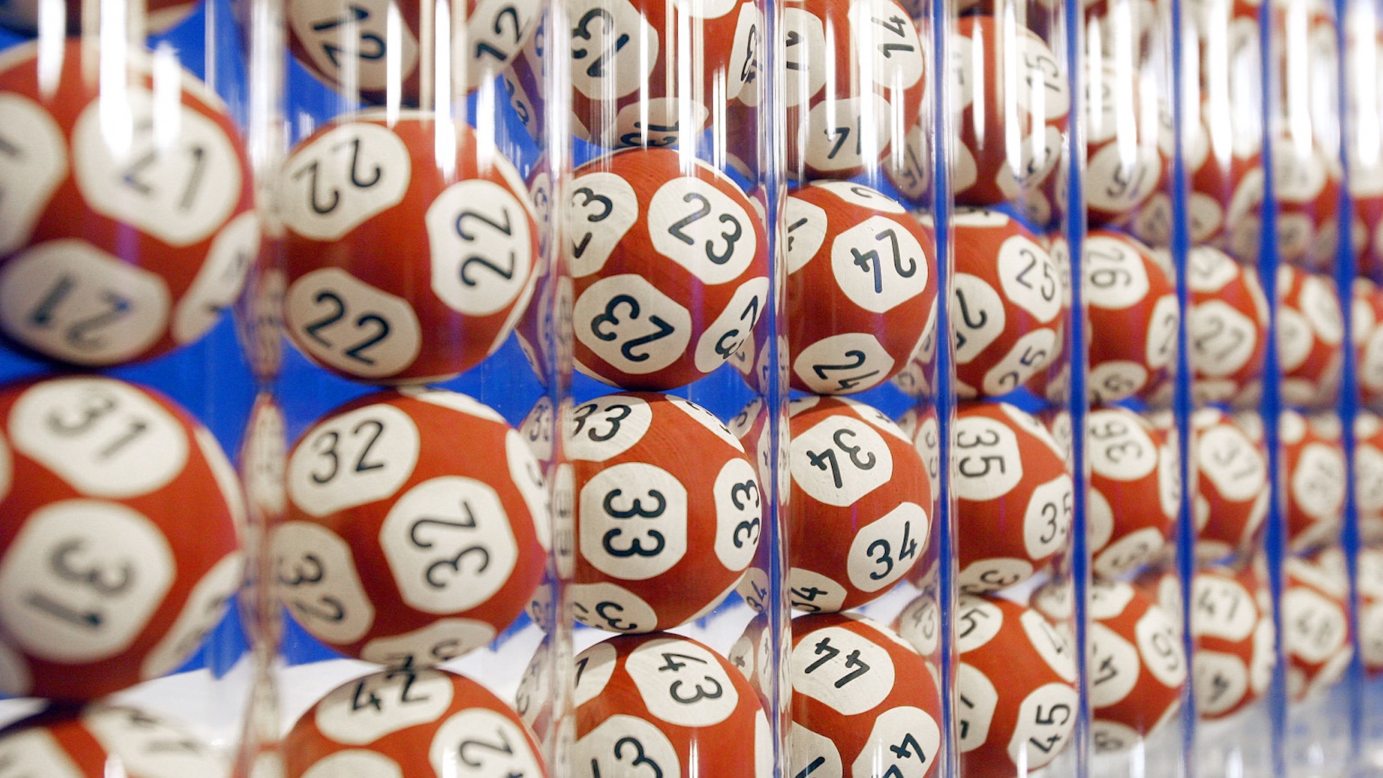 1056040-des-boules-de-loto-illustration