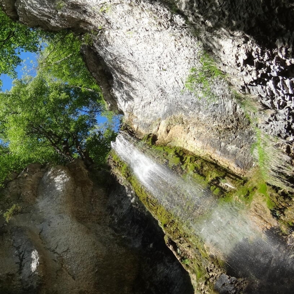 cascade-cirque-du-bout-du-monde-2-2000