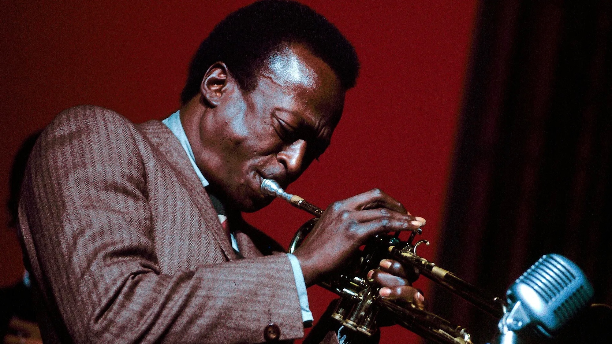 exposition-immersive-gratuite-miles-davis-30-minut