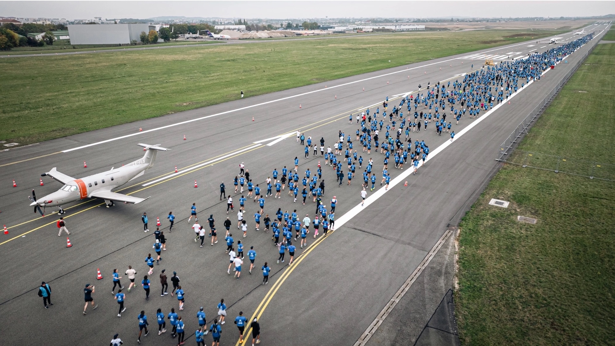 course-solidaire-tarmac-aeroport-lyon-bron
