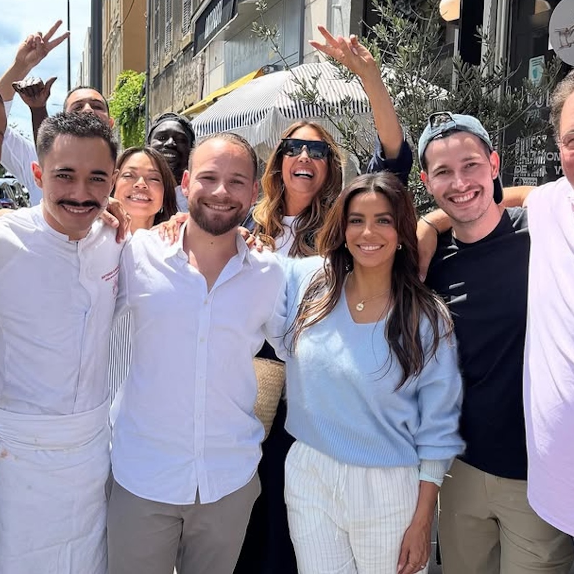 Vidéo : toujours à Lyon, Eva Longoria fait la fête dans ce célèbre restaurant italien video-lyon-eva-longoria-fait-fete-celebre-restaura