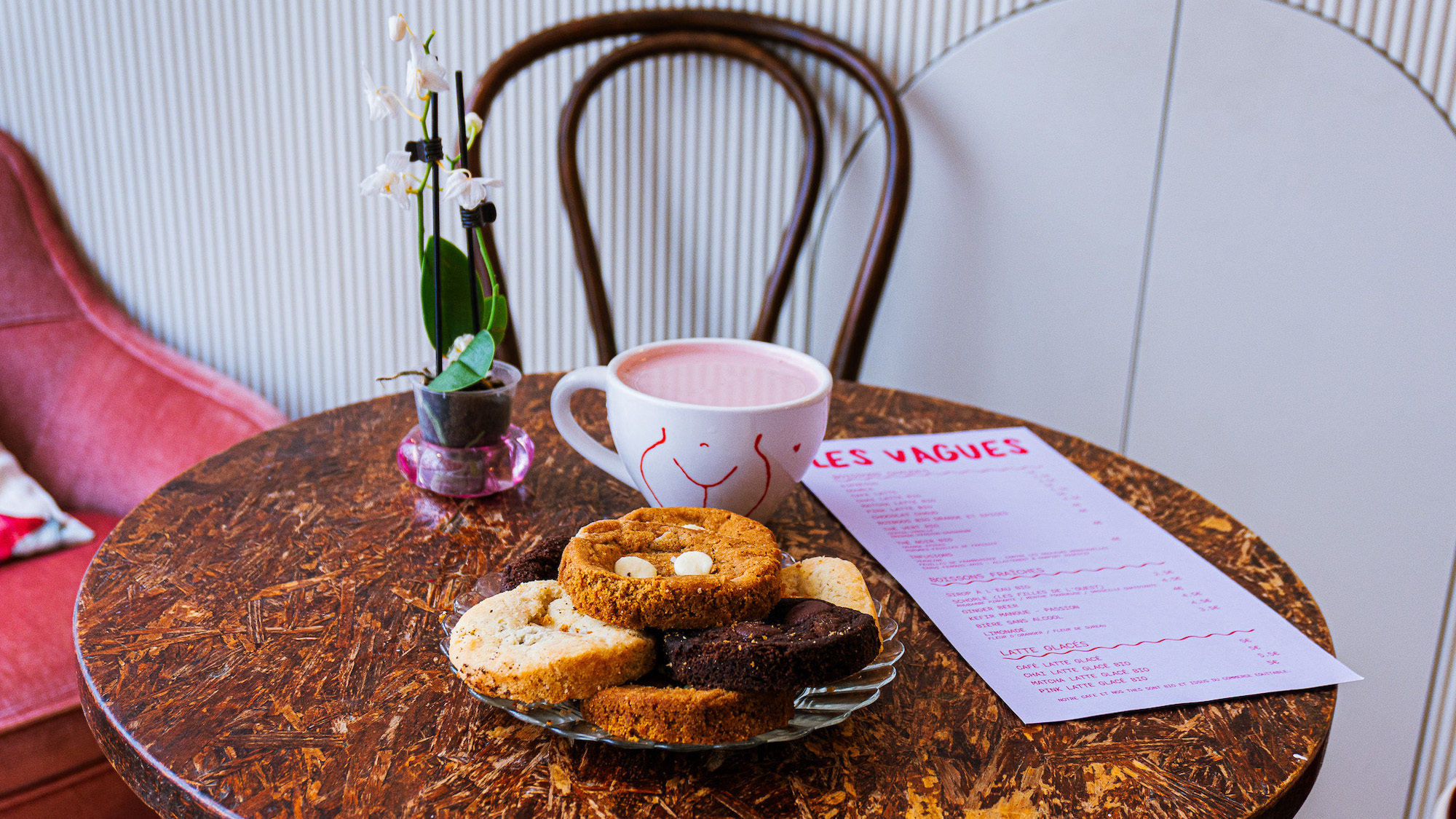 Le premier café orgasmique de Paris a ouvert dans le 11e dsc02157