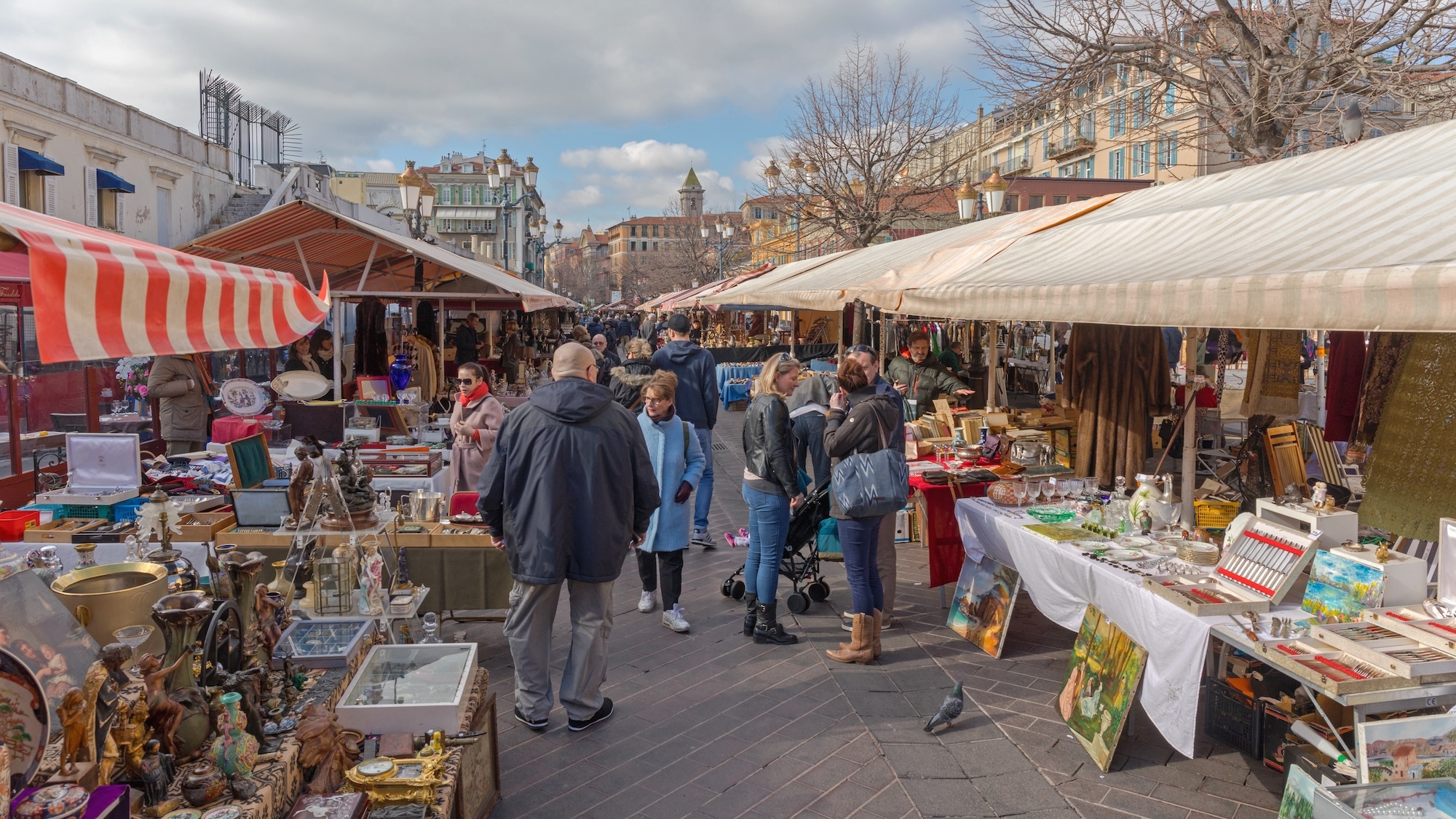 brocante-xxl-4-km-400-exposants-rues-lyon