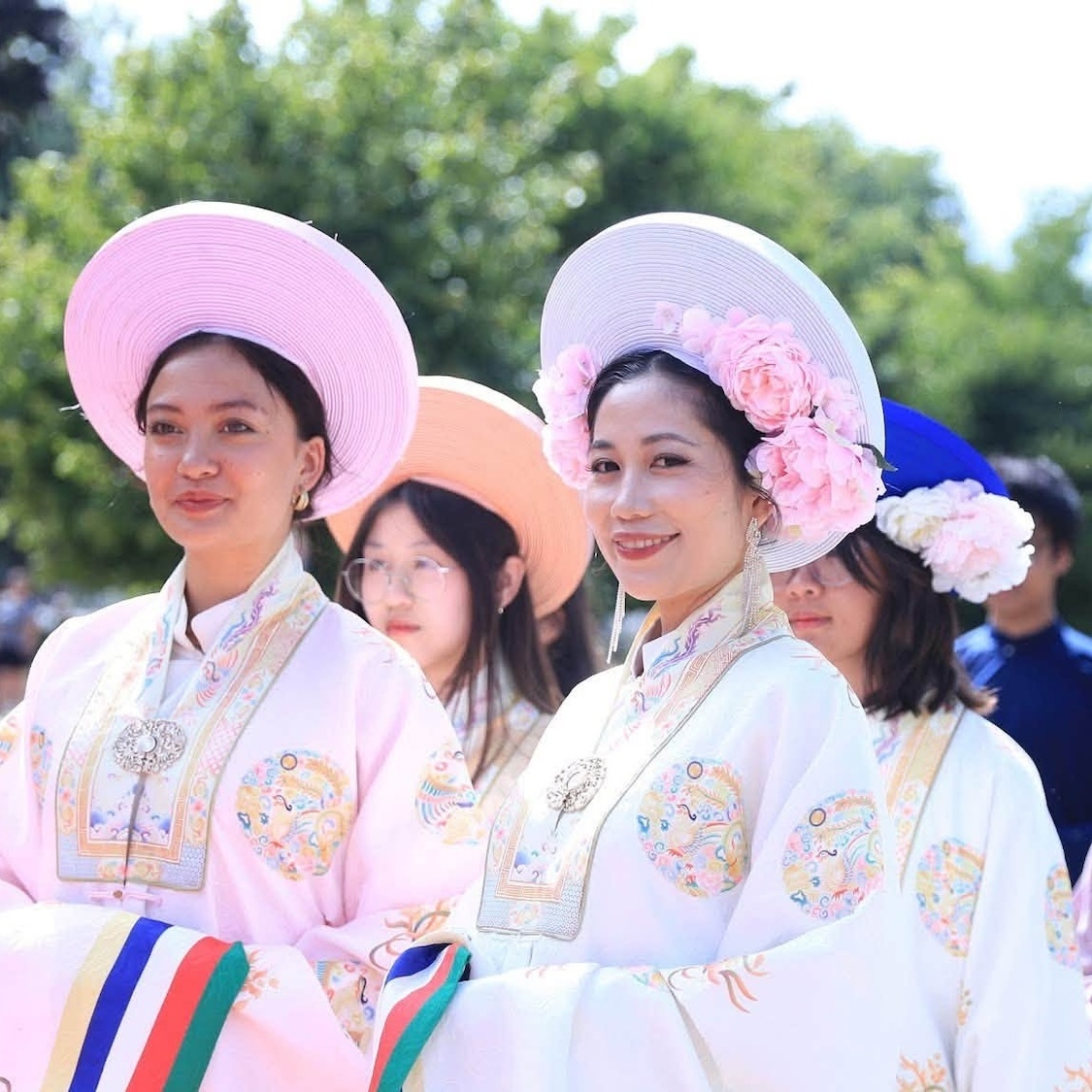 Un grand festival vietnamien débarque à Paris ce week-end avec street food et défilé de mode ! 719160172-1433635478795061-1680252069941393362-n