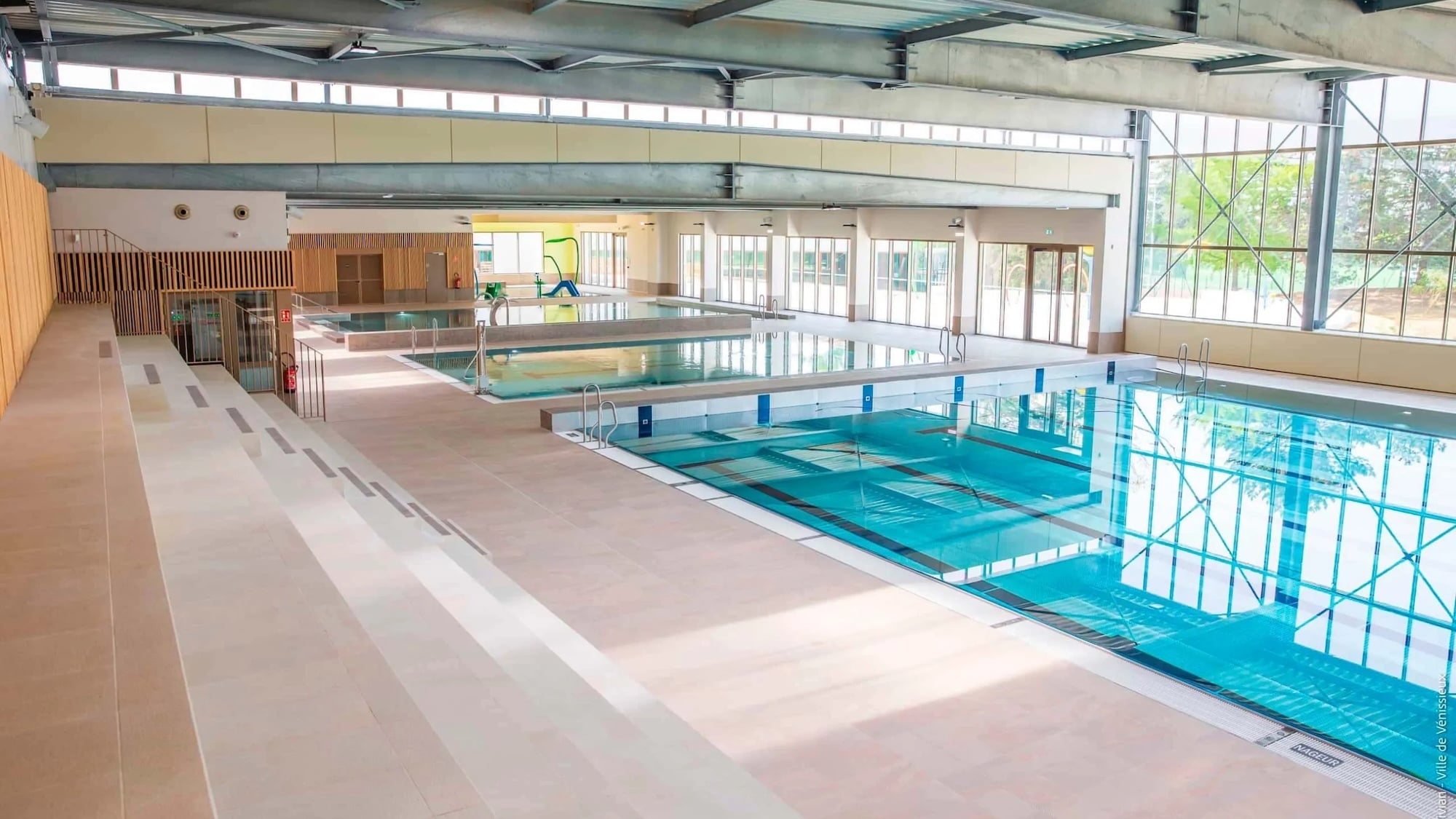 centre-aquatique-spa-hammam-trois-piscines-cote-ly