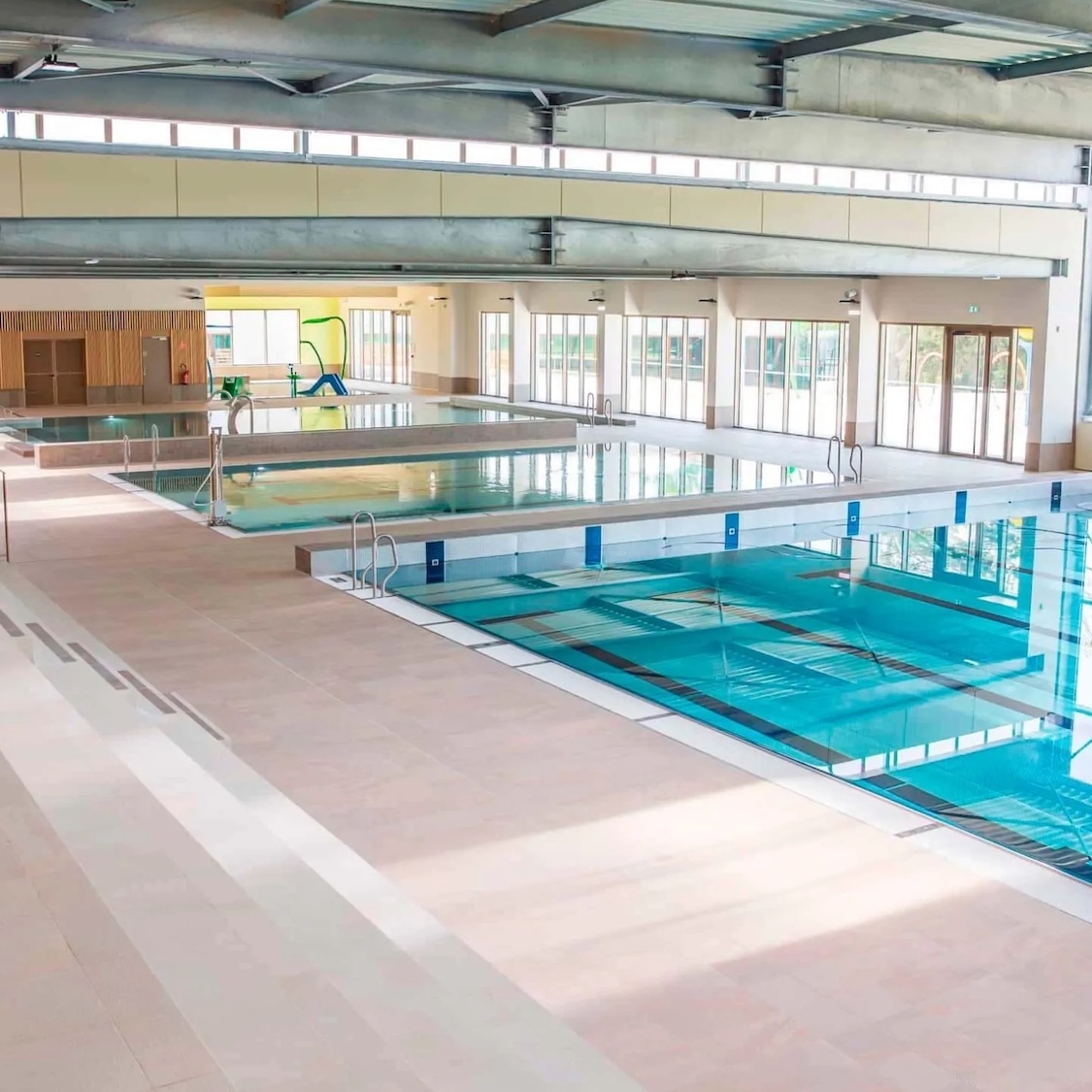 Un centre aquatique XXL avec spa, hammam et trois piscines vient d’ouvrir à côté de Lyon centre-aquatique-spa-hammam-trois-piscines-cote-ly
