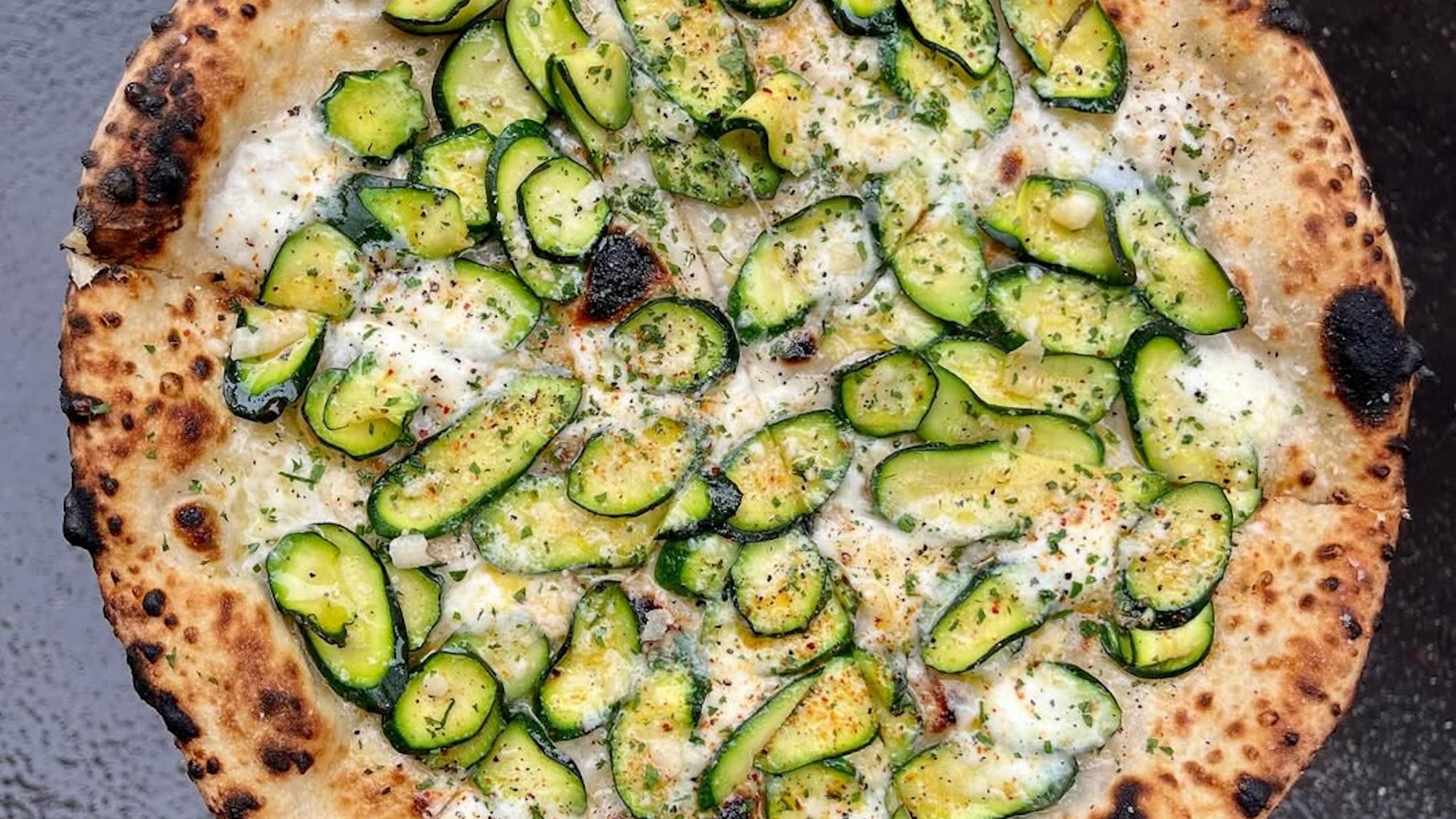 4 adresses parisiennes où la pizza au levain est reine oobatz-pizza-paris