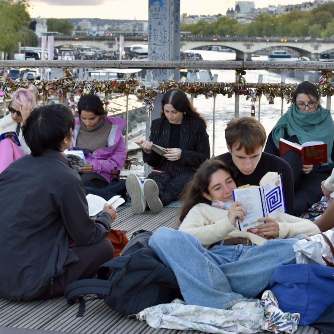 Why are literary events so popular in Paris? dsc-0694