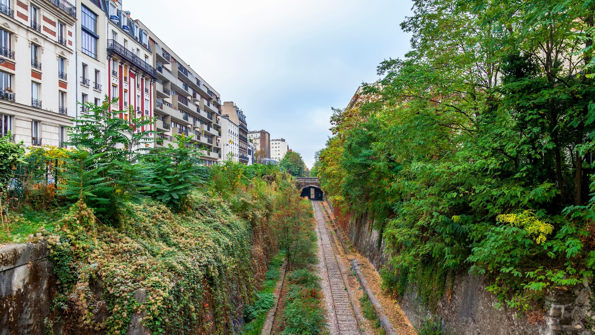 petite-ceinture-bellena-shutterstock