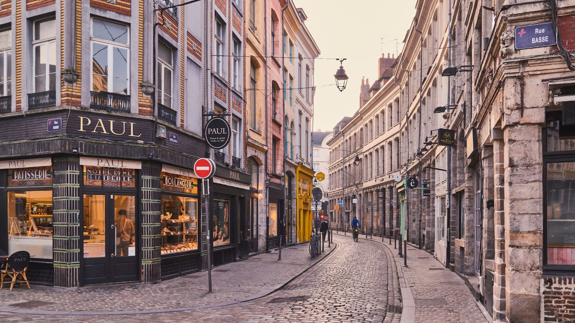 rue-paves-paul-boulangerie