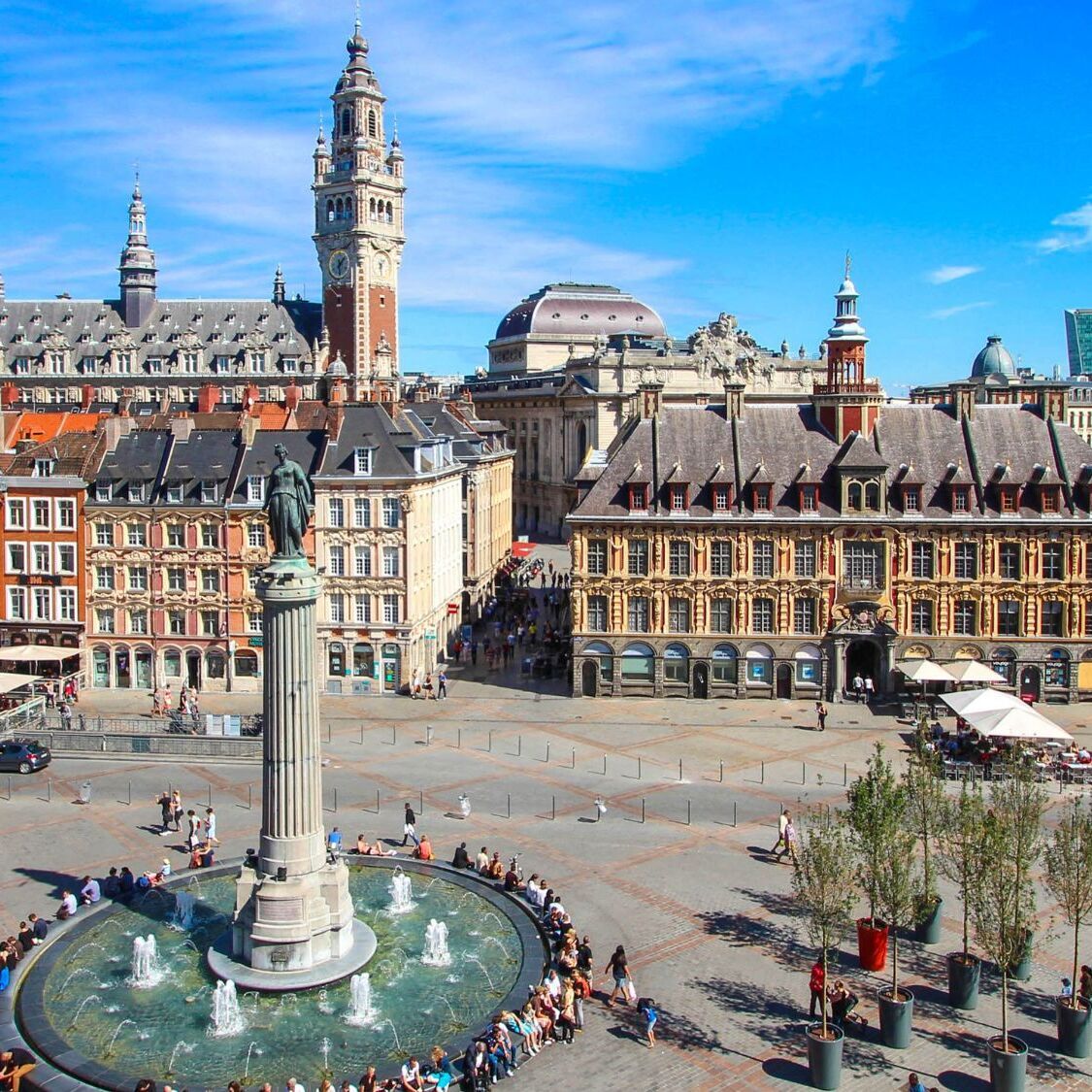 grand-place-lille-beffroi-fontaine