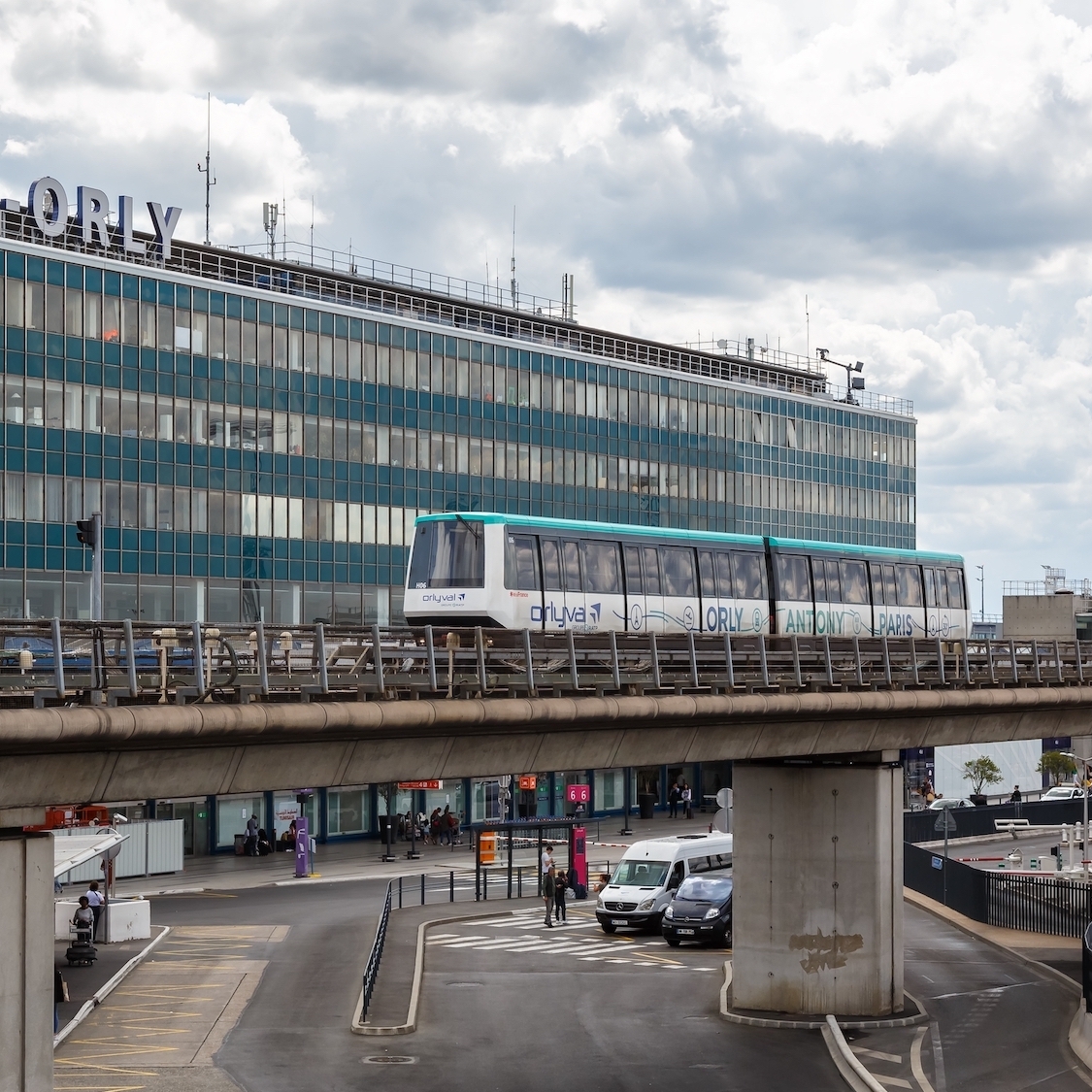 The Orlyval will be free this summer for RATP users! shutterstock-2250206687