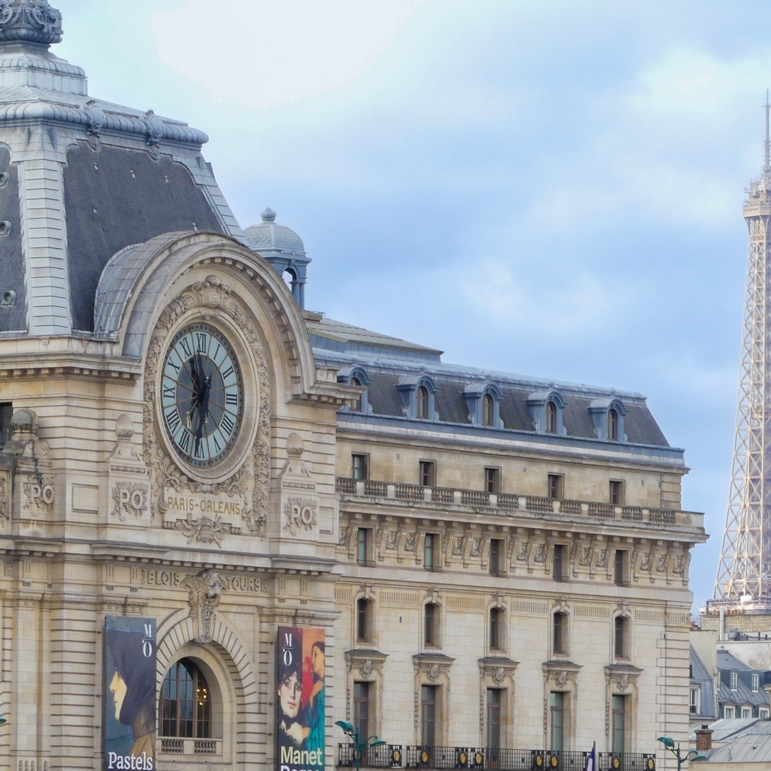 Quand Renoir rencontre le jeu vidéo : la nocturne d’Orsay shutterstock-2270390757