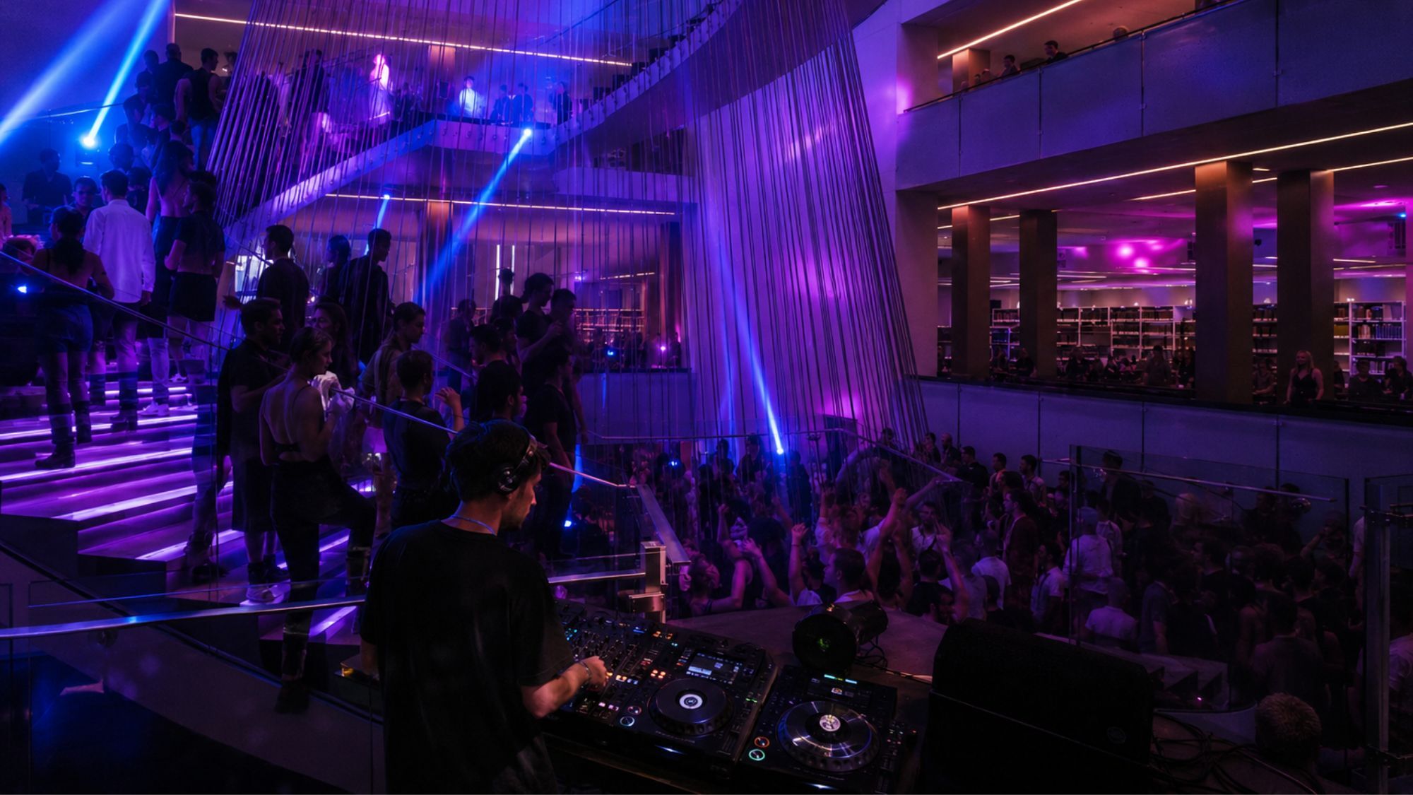 La Bibliothèque de Strasbourg va se transformer en boîte de nuit géante le temps d’une soirée bnu-strasbourg-boite-de-nuit