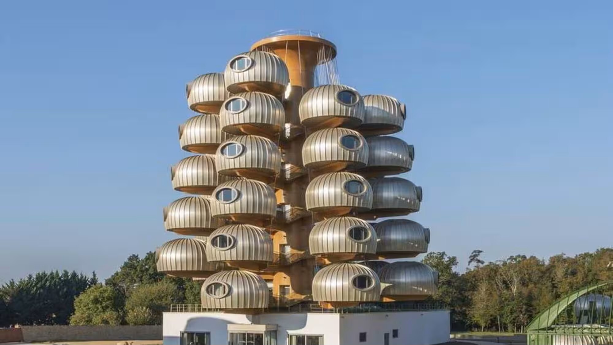 Cet hôtel futuriste unique en France se trouve à 30min de Rennes hotel-futuriste-okok