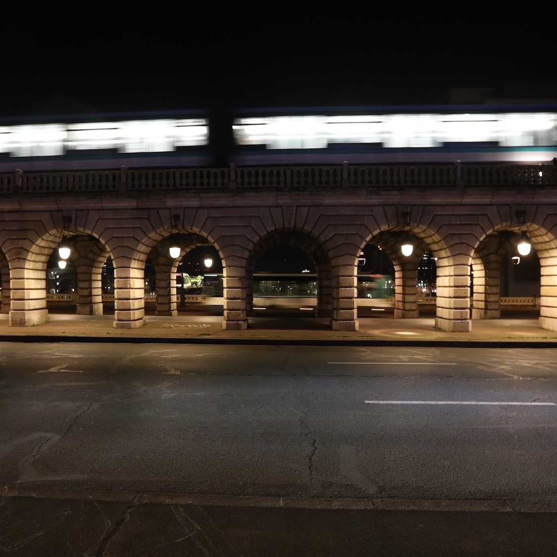 Métro : ces lignes ouvertes toute la nuit pour la Fête de la musique shutterstock-2732481041