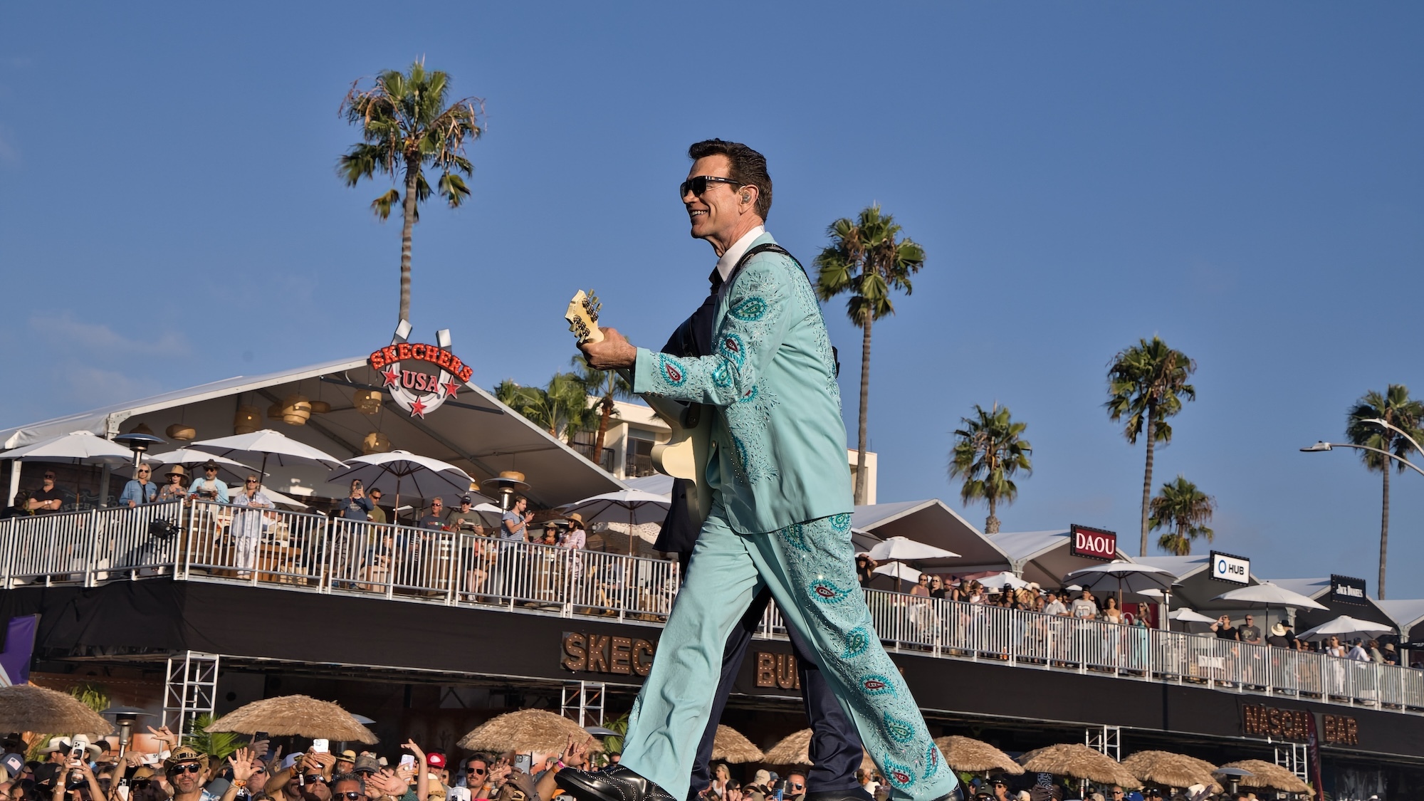 This legendary living icon of American rock will be giving a big concert in Lyon at the end of June! chris-isaak-legende-rock-americain-concert-lyon-fi