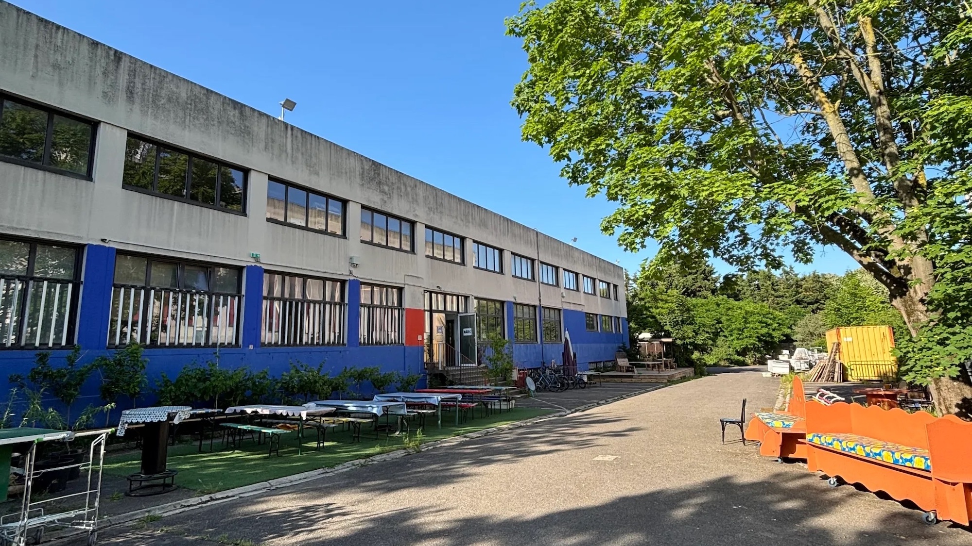 Ces anciens bureaux de 6300 m² transformés en temple de la fête ouvrent ce week-end ! img-0220