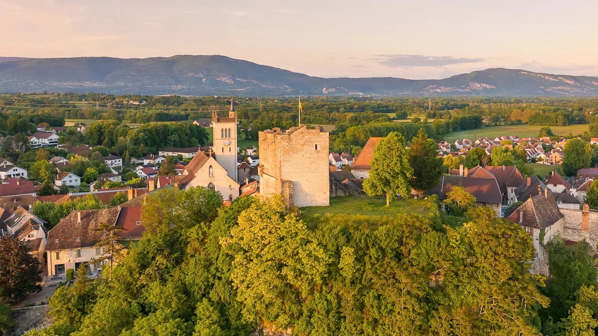 a-1h-lyon-cite-medievale-surnommee-cite-peintres-1