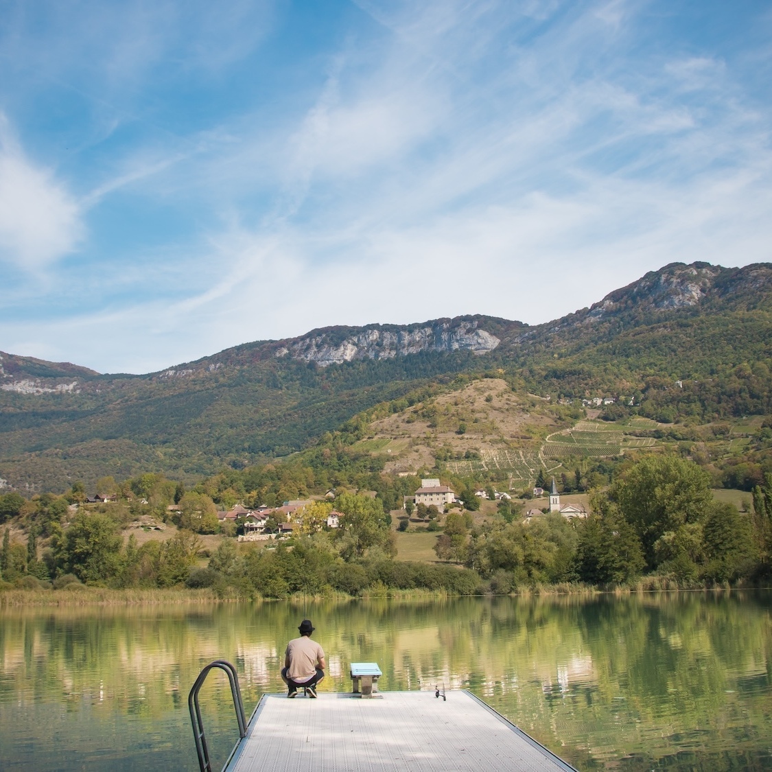a-1h30-lyon-lac-entre-montagnes-vignobles-plus-bea